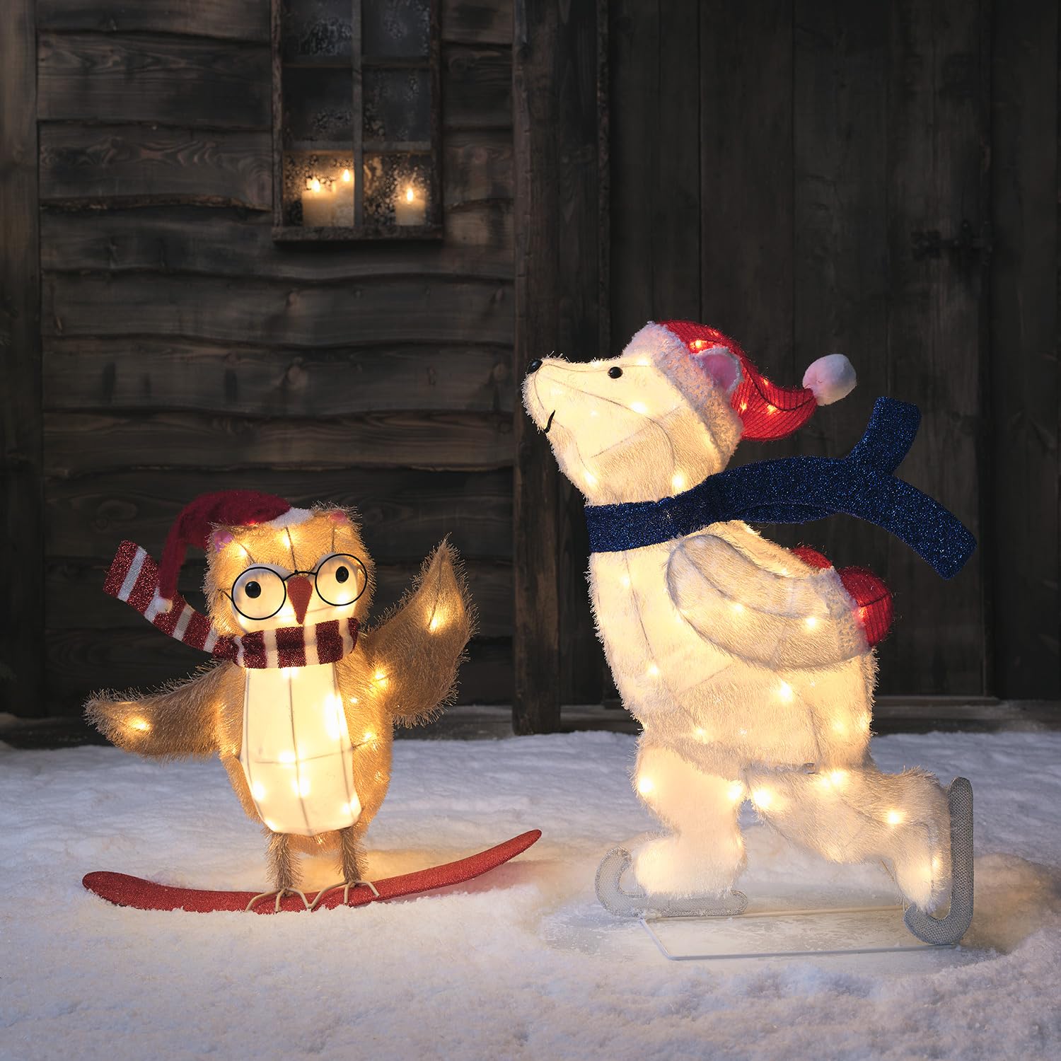 Lights4fun Orso Polare di Pattinaggio su Ghiaccio Luminoso con 35 LED Bianchi Caldi a Pile con Timer Figura Natalizia da 60 cm Decorazione per Interni ed Esterni