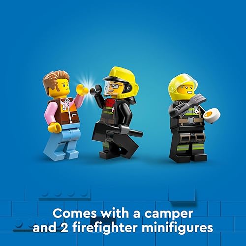 Miniatura 5 de LEGO Camión de bomberos City 4x4 con bote de rescate para niños de 5 años en adelante, juguete de simulación para niños y niñas con un camión de