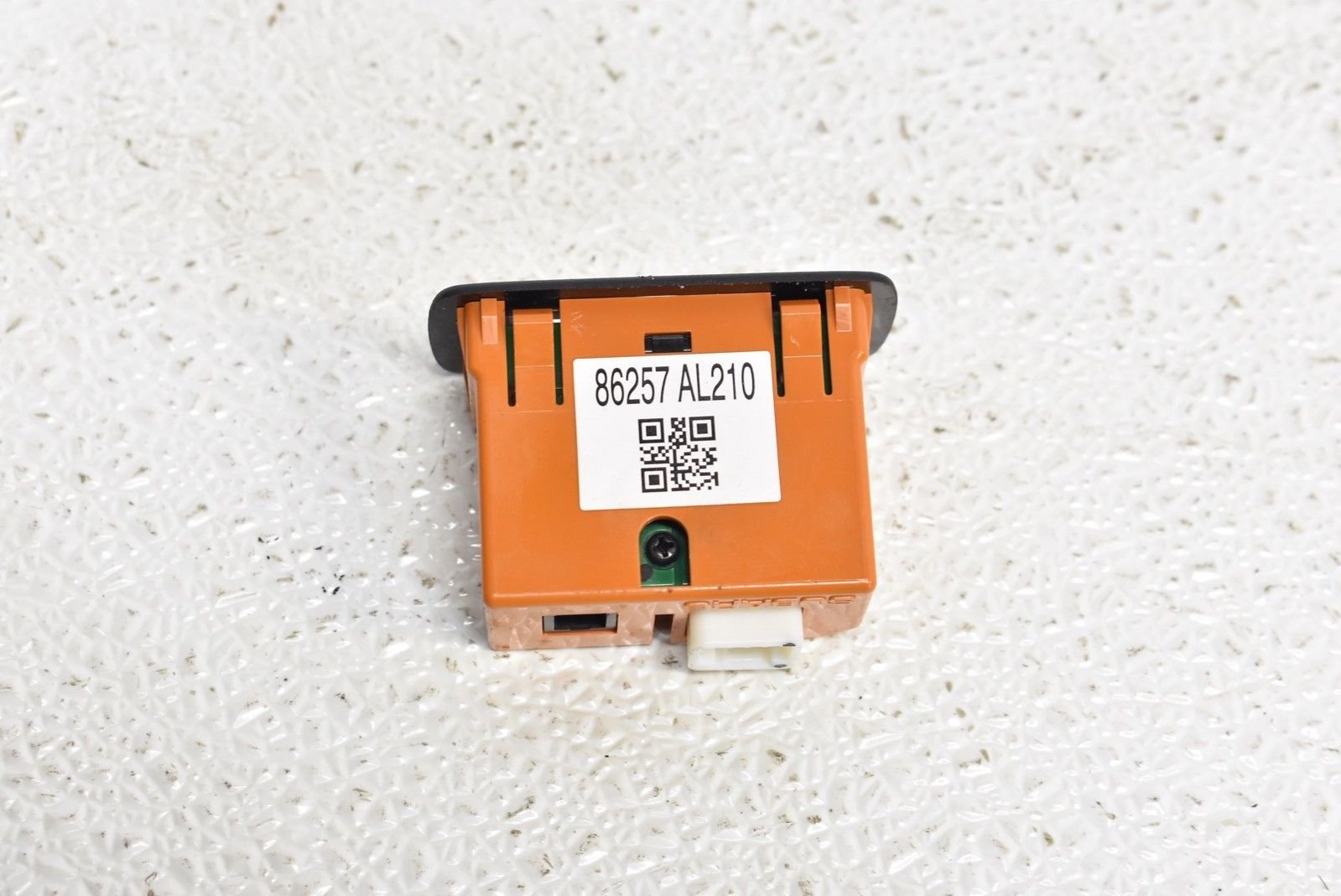 Y•*¨*•.¸♬︎ Amazon.com: Subaru 2015-2018 Auxiliary Jack & USB Port Unit WRX