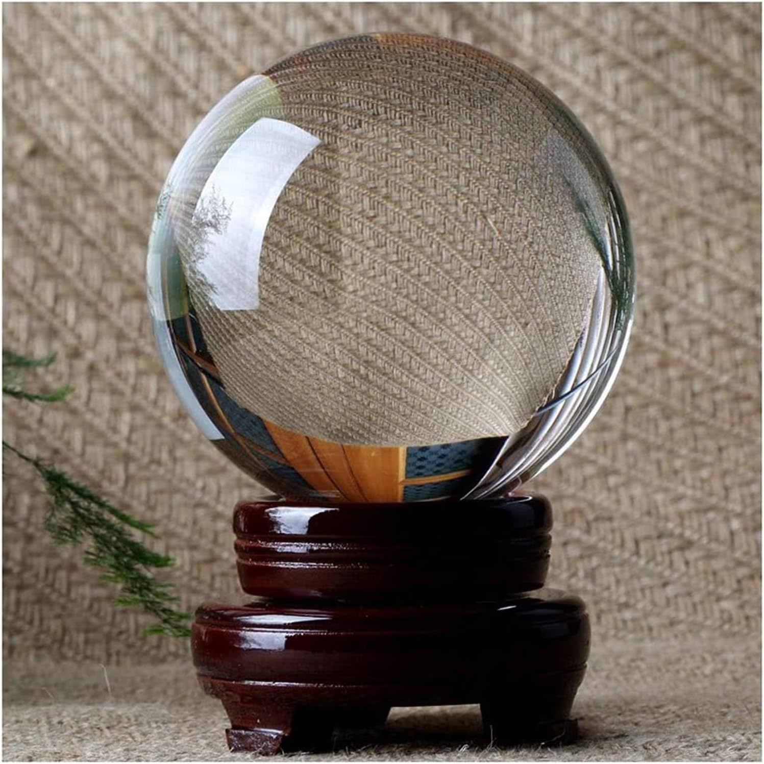 Sculpture Tabletop Crystal Ball/Decorative Balls Natural White Crystal Ball Office Transparent Auspicious Ball Ball Stone Carving Polished Gift Ornaments Fortune Telling Ball