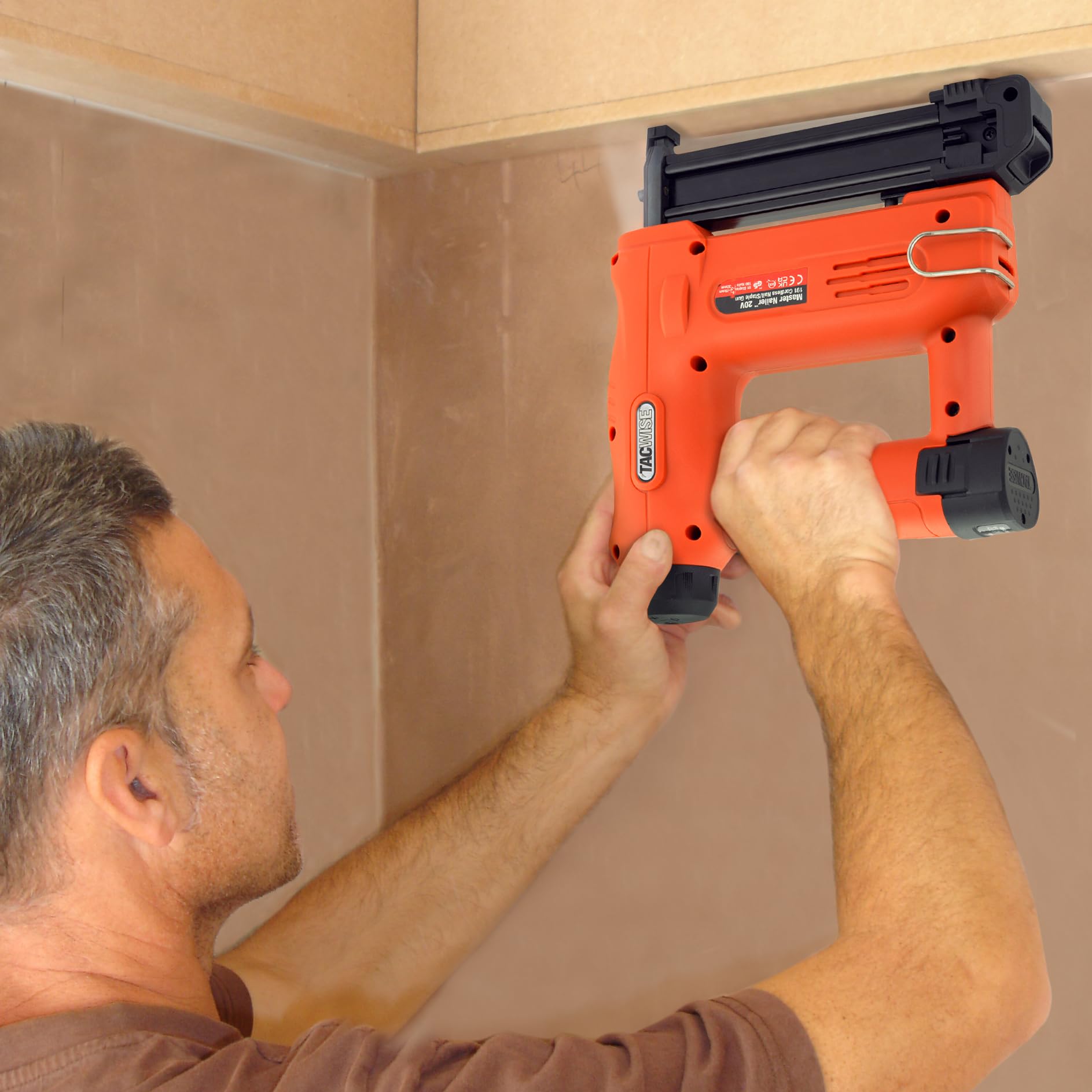 Tacwise 1700 Master Nailer 191 Graffatrice/Chiodatrice a Batteria da 12V con 1000 Punti e 2000 Chiodi, Utilizza Punti Tipo 91 e Chiodi Tipo 18G