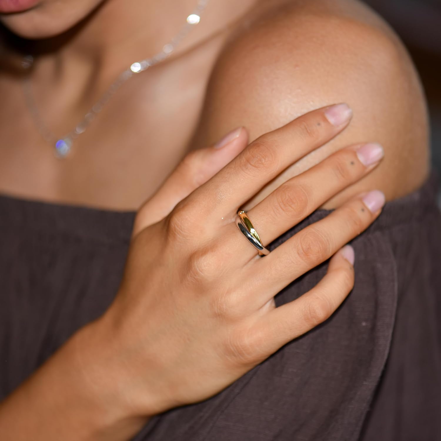 espere Two Tone Rolling Ring - Interlocked Stackable Rings for Women - Statement Mixed Metals Duo Ring Stack | Two-Toned Connected Linked Bands Stacking Jewelry