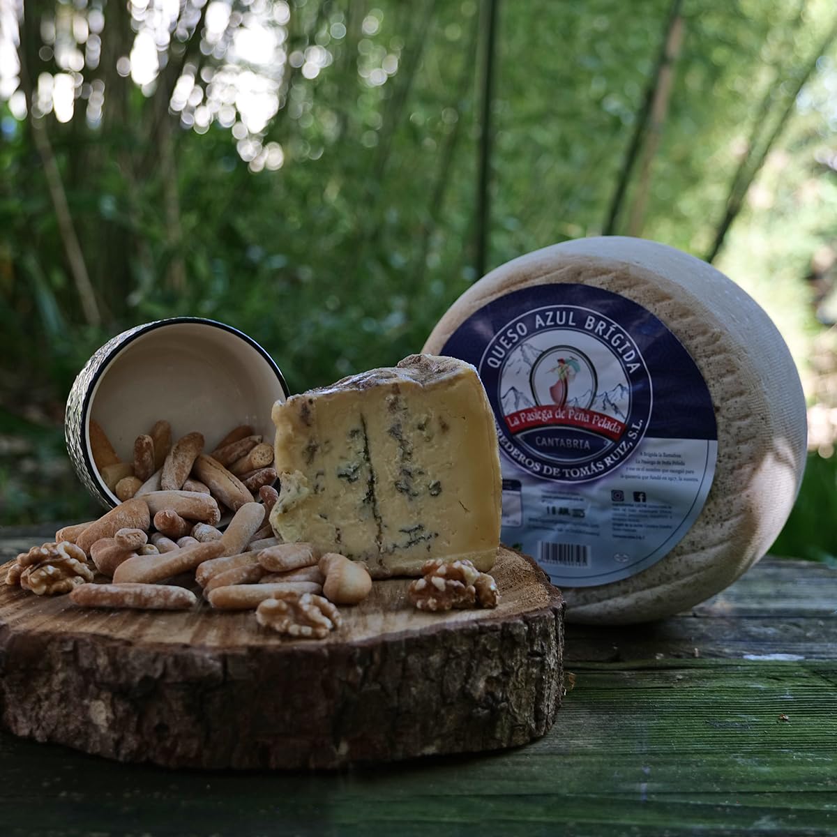 LA PASIEGA DE PEÑAPELADA Queso Azul Brígida, PACK 2 Cuñas 350 gr (aprox) Al vacío - Sabor Intenso y Cremoso - Elaborado con Leche Pasteurizada de Vaca - Calidad Artesanal Española
