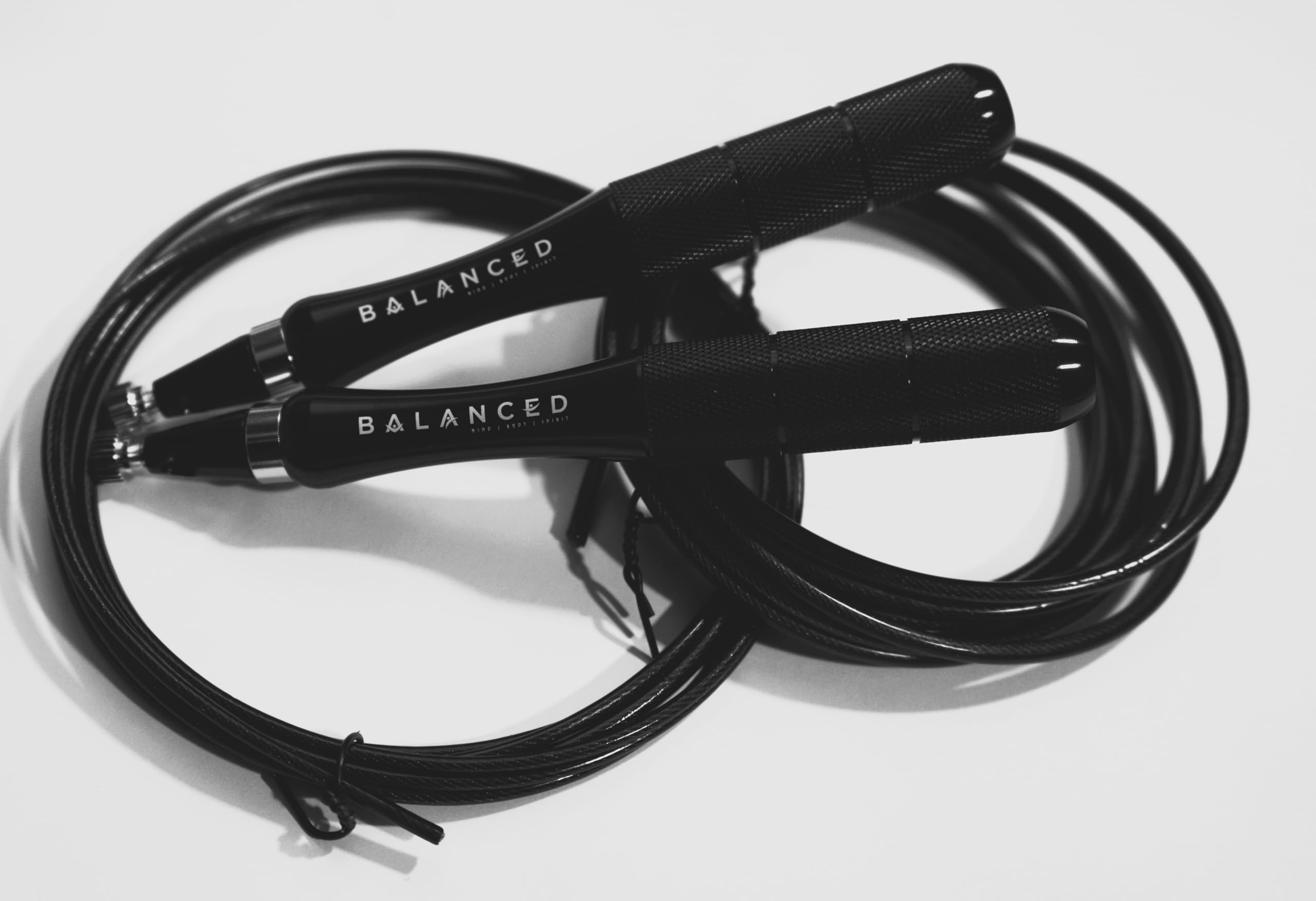 ASCEND V1 Cuerda de salto de alto rendimiento con esferas de acero ajustables, asas ergonómicas, rodamientos triples de diseño único 360 2 pesos + cuerdas de velocidad para gimnasio, crossfit,