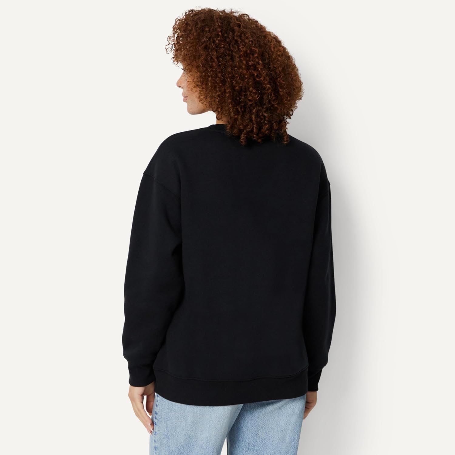 Amazon Essentials Women's Oversized V-Neck Fleece Pullover Sweatshirt image 2