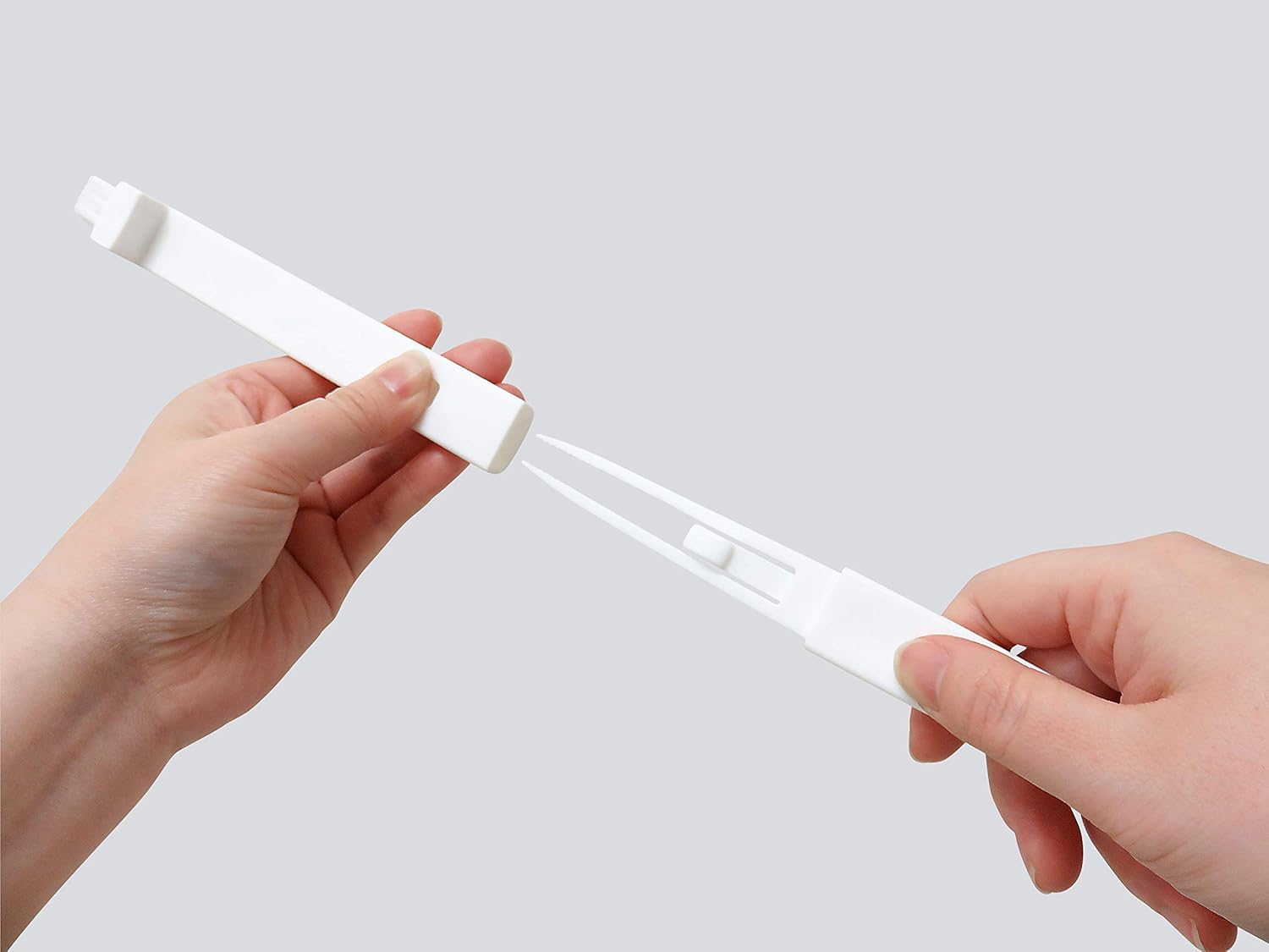 Towa Sangyo Bathroom Cleaning Brush, White, Approx. 12.6 x 2.0 x 0.9 inches (32 x 5 x 2.4 cm), Drainage, Mini Brush, Tweezers Included