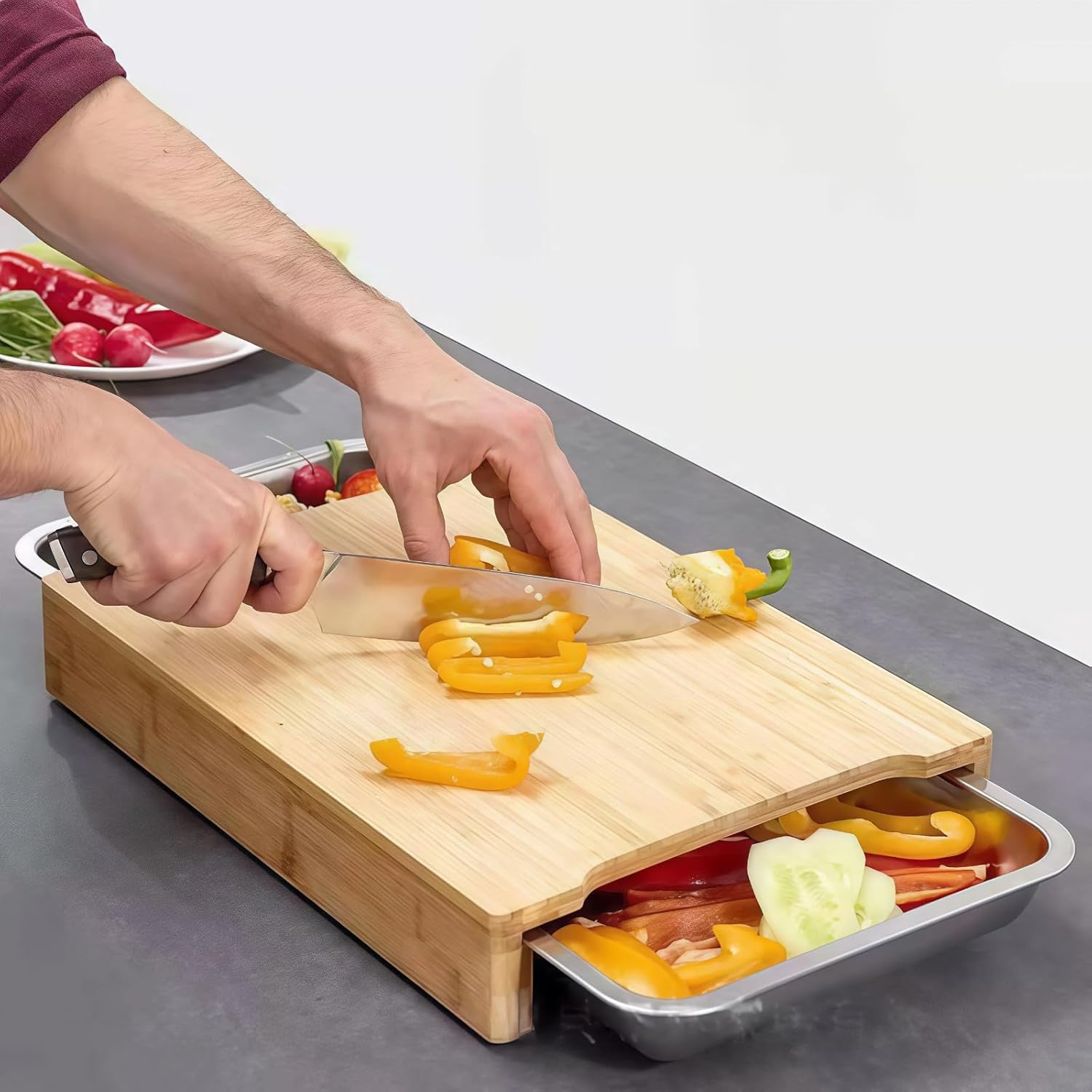 Bamboo Cutting Board with Drawer and Removable Stainless Steel Tray – Multi-Purpose Kitchen Chopping Board for Fruits， Vegetables， Bread & Cheese – Built-In Catch Tray – Space-Saving Design