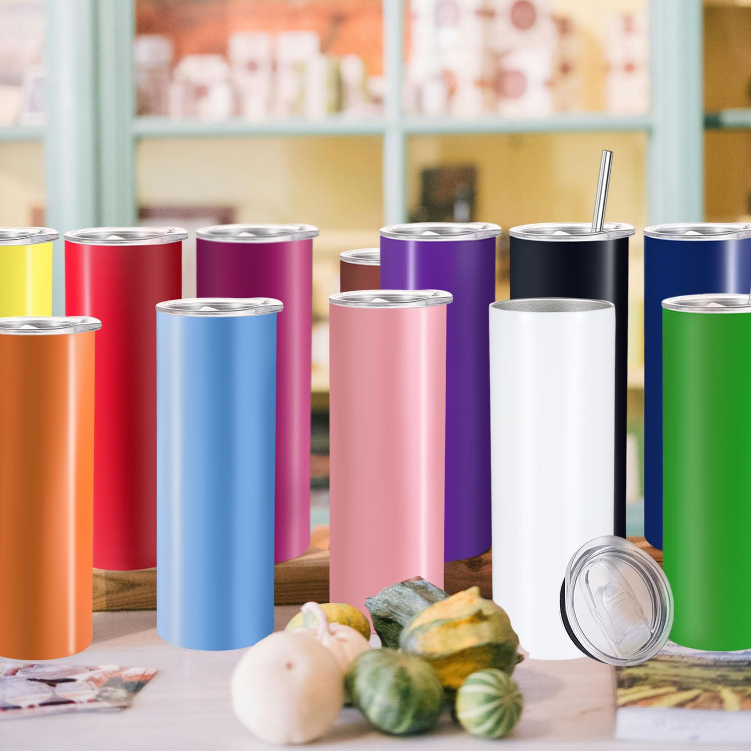 YOUKE OLA Skinny Trinkgläser aus Edelstahl, 590 ml, gerade, doppelwandig, vakuumisoliert, mit Deckel und Strohhalm und Silikonboden für Reisen, Heimwerken, 12 Farben, 12 Stück
