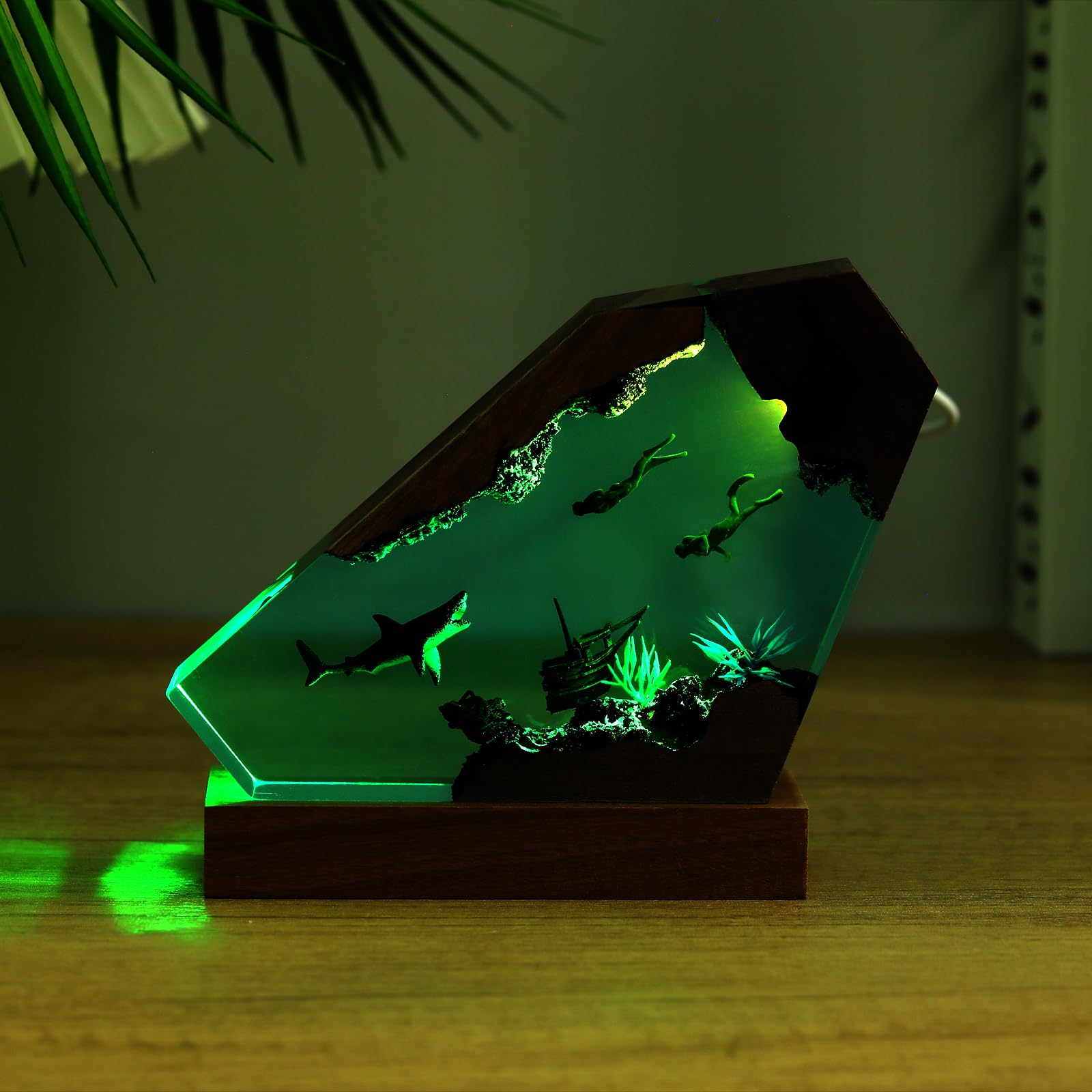 Ocean Creative Epoxy Resin Wood Light Lamp, Handmade Multi Color Aquatic Ocean Lamp Deep Sea Diver Cave Diving Enthusiasts Led Night Light Desktop Decor Christmas Birthday Gift (Dragon, S): White Shark Small
