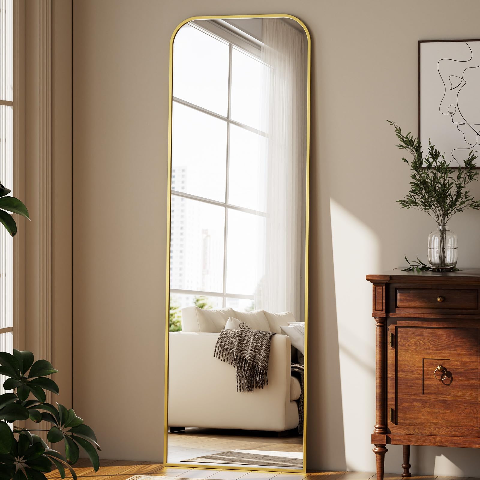 Koonmi Ganzkörperspiegel Bogen 52 x 142 cm Gold, Stabiler Rahmen im Alltag | mit Ständer, zum Anlehnen oder Aufhängen, stabiler Rahmen, Sicherheitsglas für Schlafraum, Ankleide, Wohnzimmer und Flur