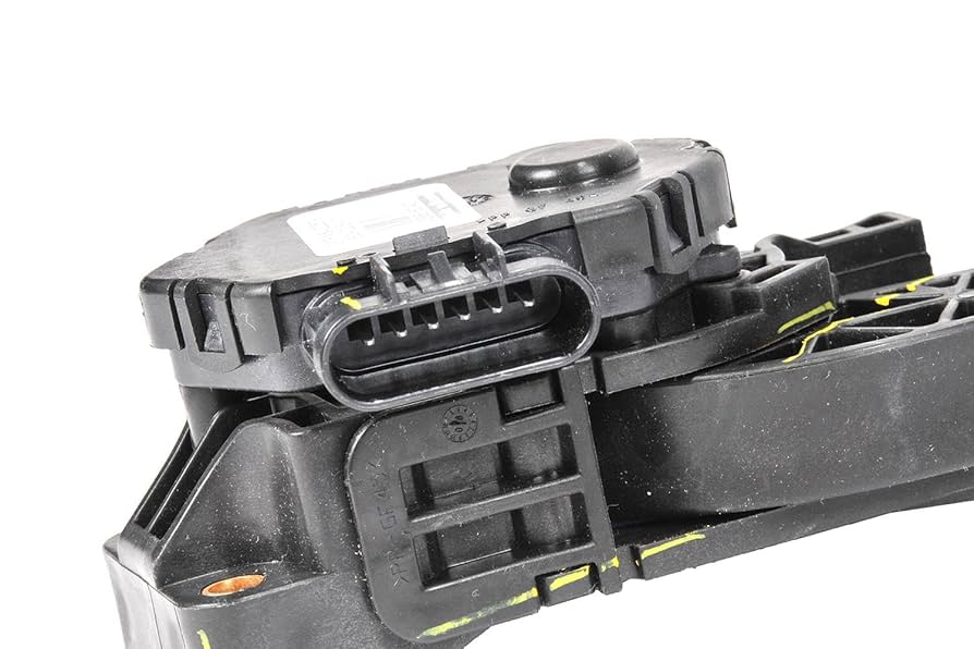 いる Amazon.com: ACDelco GM Genuine Parts 84022579 Accelerator