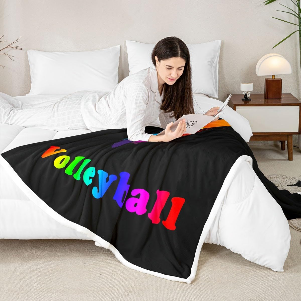 Volleyball Fleece Throw Blanket for Girls Boys Children Sports Theme Plush Blanket Volleyball Game Colorful Sherpa Blanket Room Decor Volleyball Player Fuzzy Blanket Twin 60"x80"