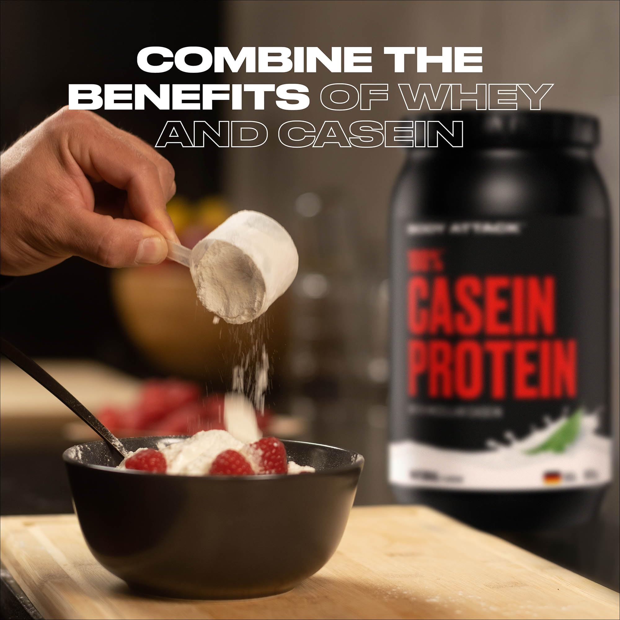 Body Attack 100% Caseine Proteine, Acides aminés-Proteines musculation, Low Carb - Prise de masse -Pour sportifs, athlètes et les personnes soucieuses de leur silhouette-900g protein powder- fraise
