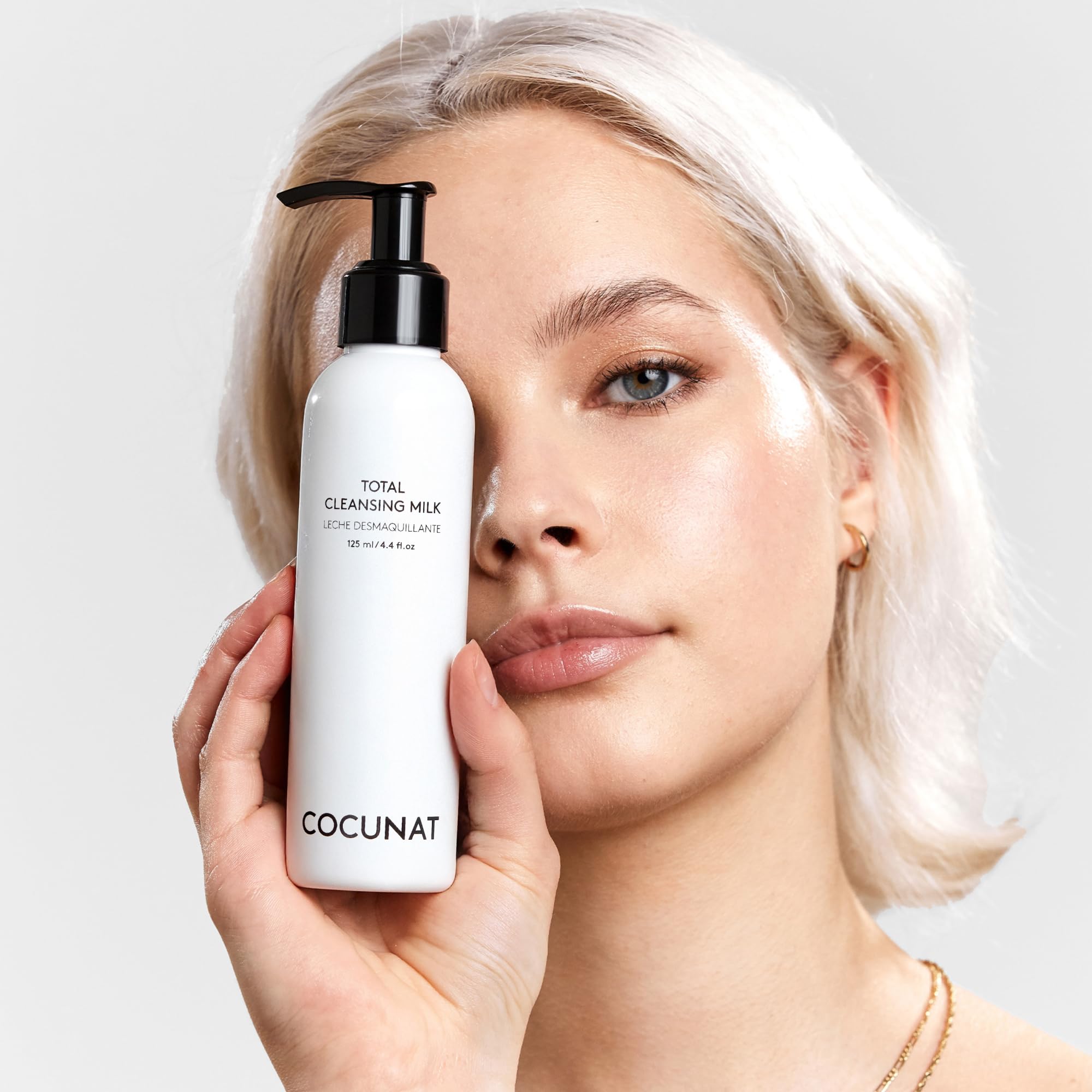 COCUNAT - Total Cleansing Milk - Latte detergente - Deterge in Profondità - Rimuove il Trucco Resistente All'acqua - Non Irrita - Tutti i Tipi di Pelle - Pelle delicata - 125 ml