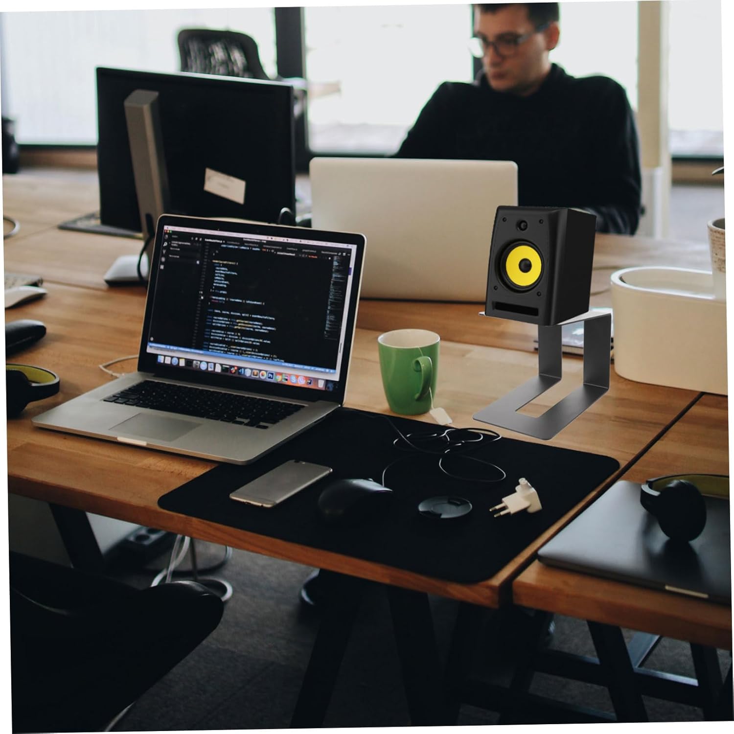 Kisangel Black Desktop Speaker Stand Universal Metal Speaker Bracket 1-Piece Compact Holder