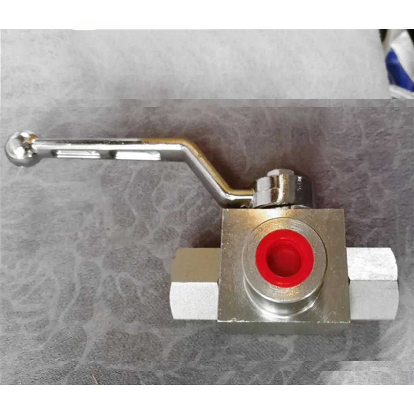 Robinet à boisseau sphérique hydraulique trois voies type L pour stopper les fuites de pression 1