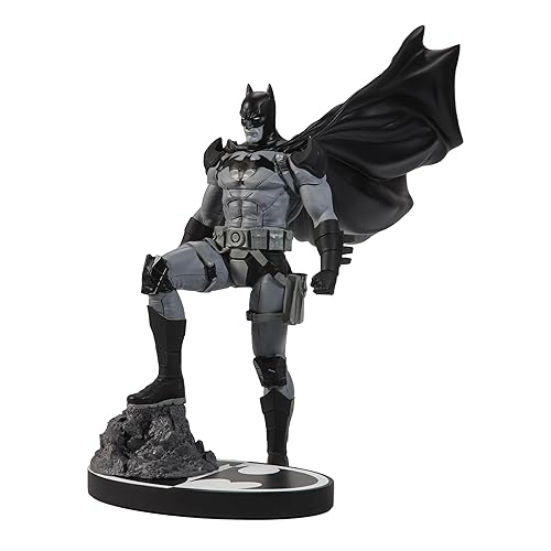 Miniatura 8 de McFarlane Toys DC Direct Batman por Mitch Gerads (Batman Black & White) Estatua de resina