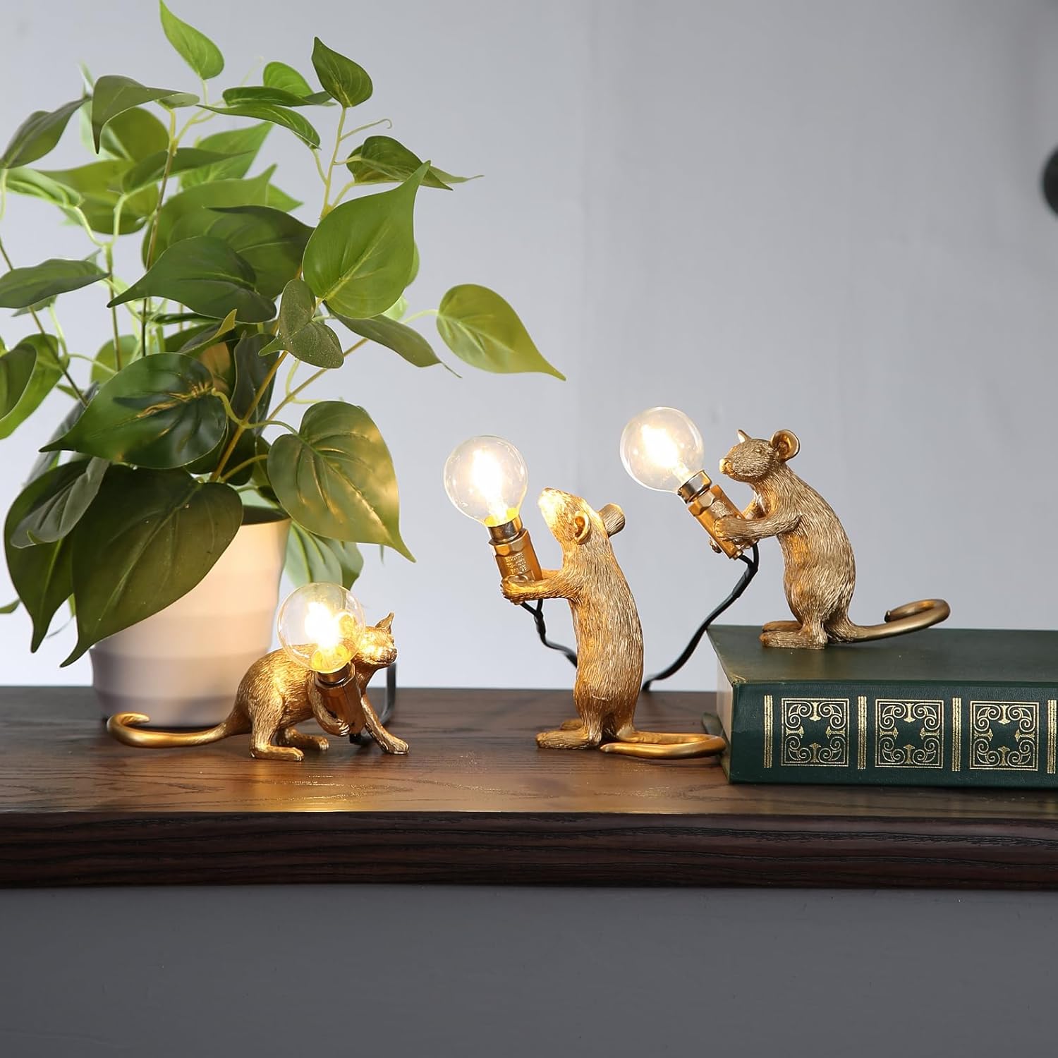 Modern Resin Mouse Lamp Table Lights Creative Desk Lamps Bedside Gift Decoration LED Bedroom,Study Room (Gold-Standing)