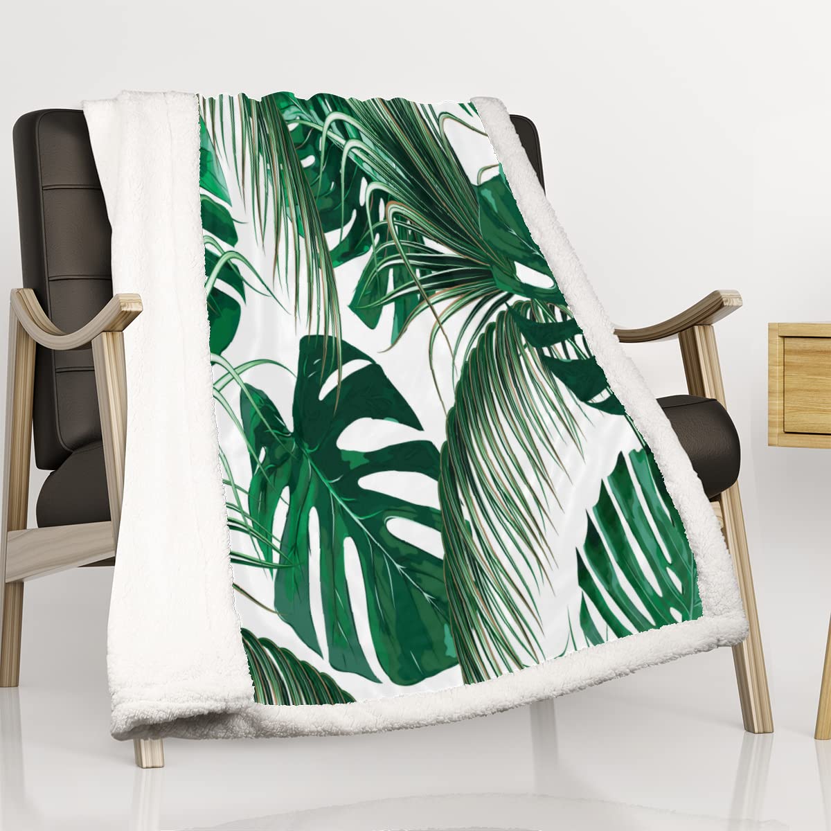 Coperta Sherpa con stampa di foglie tropicali in pile con foglie