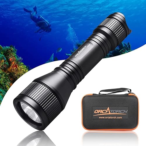 ORCATORCH Luz de buceo D550 - Linterna submarina de 1000 lúmenes con 3 modos, linterna sumergible impermeable IP68 con correa de muñeca para buceo