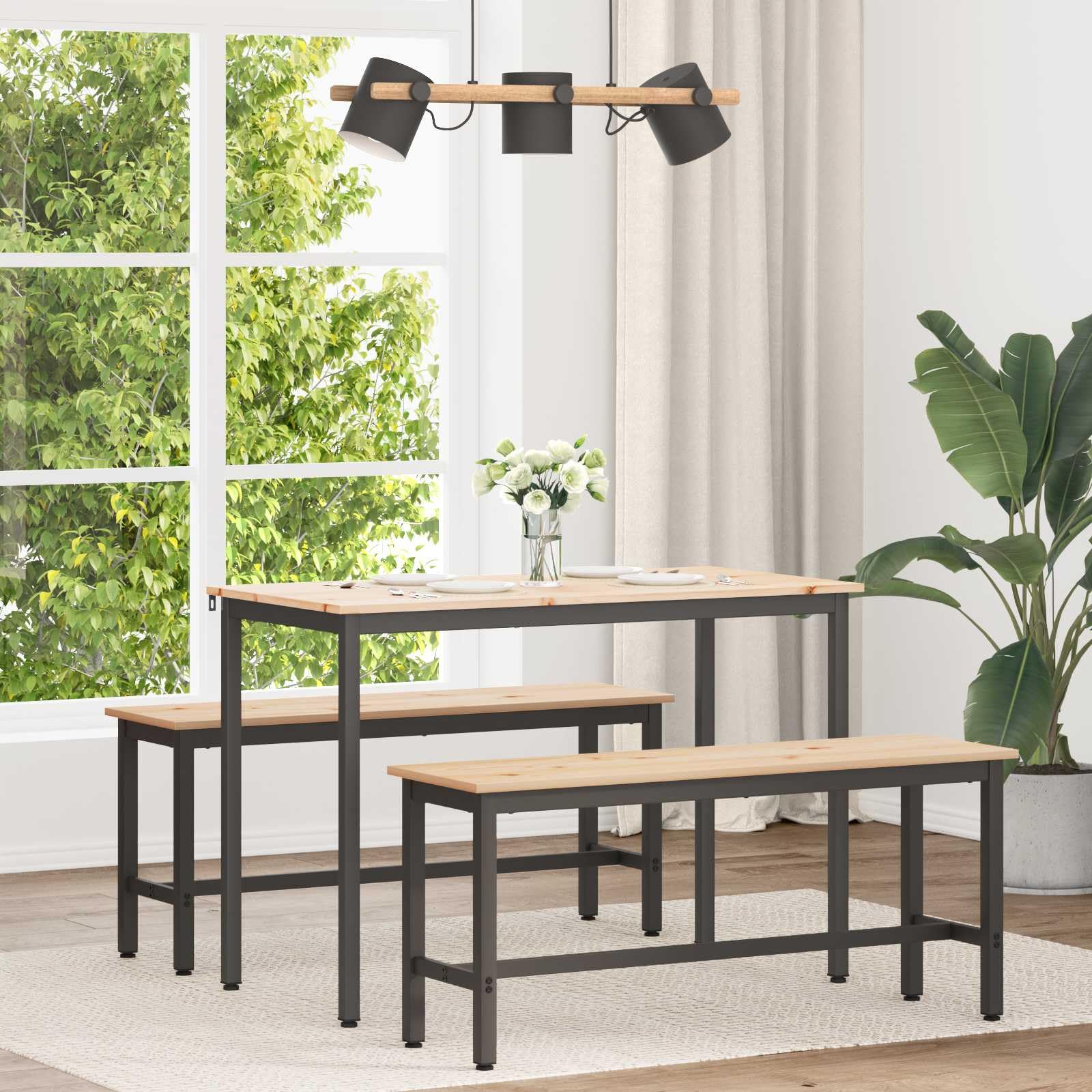 Table à manger naturelle en pin massif pour repas conviviaux en appartement