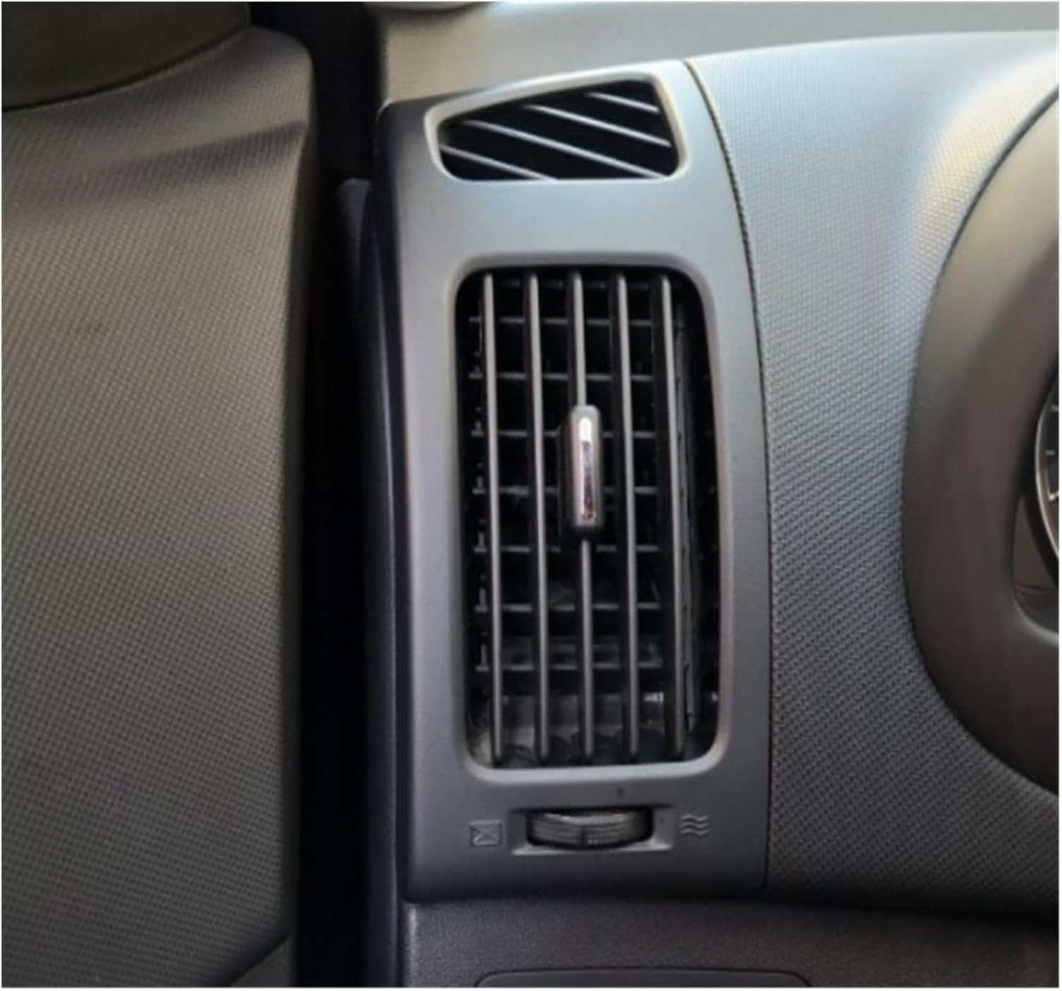 Car Air Vent Compatible with Hyundai I30 Air conditioning outlet(D)
