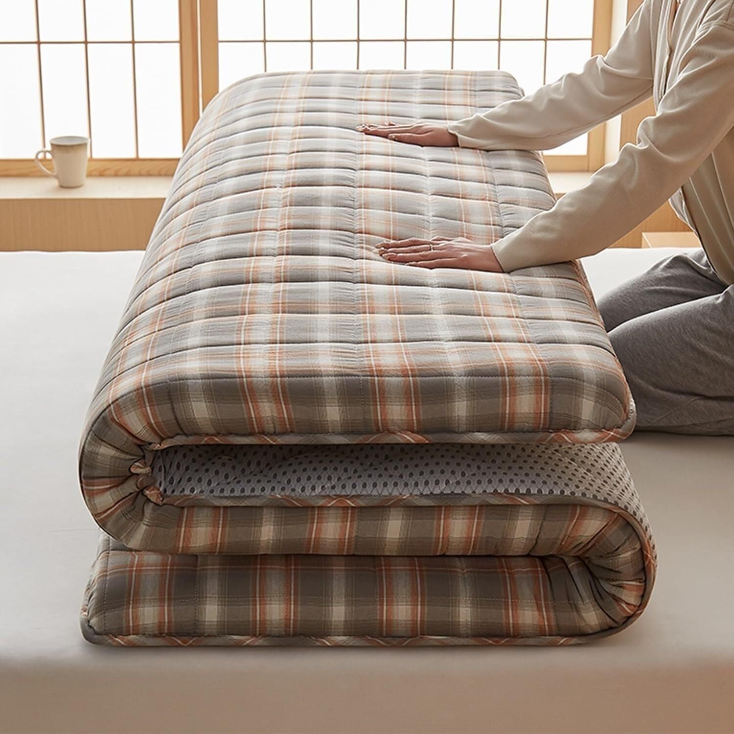 Materasso futon pieghevole portatile con cuscini traspiranti materasso per ospiti ispessito per letti singoli e matrimoniali, design giapponese trapuntato