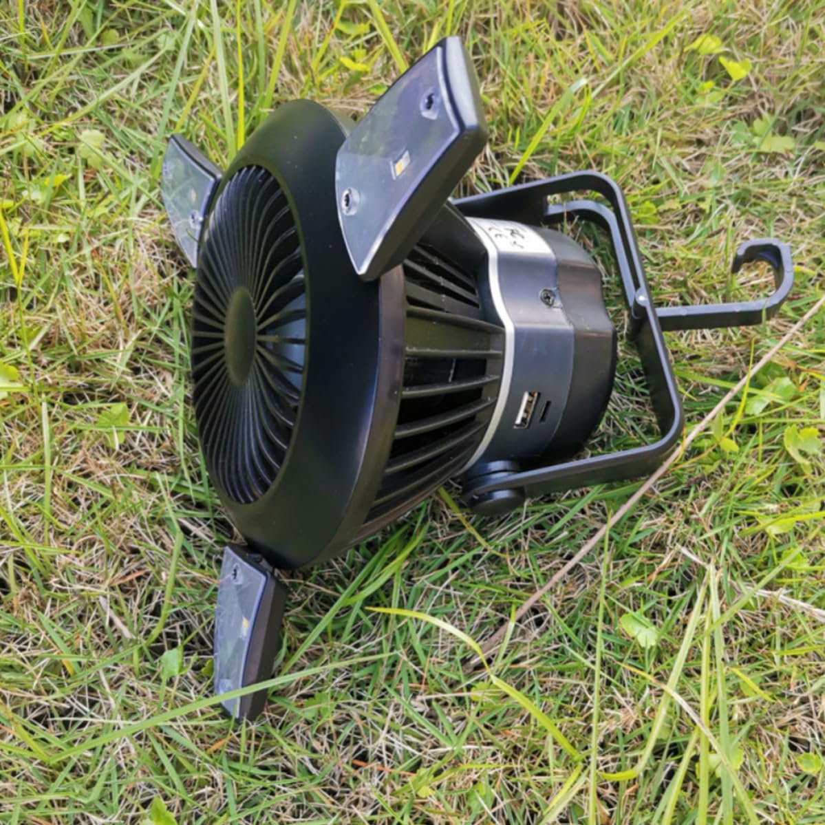 Lámpara Solar Camping Portátil Negra Batería 4000mah y Alta Luminosidad para Fiesta Verano y Actividades al Aire Libre