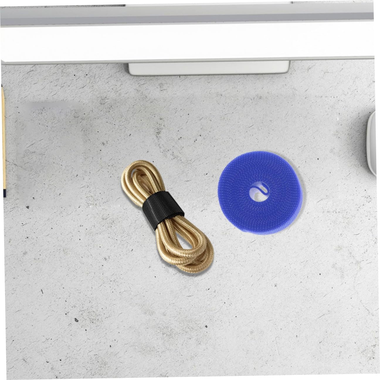 VILLCASE 4 Sätze Teiliges Wiederverwendbare Kabelbinder Für Kabelmanagement Selbstklebende Kabelstrips Für Audiokabel 5 Rollen * 4