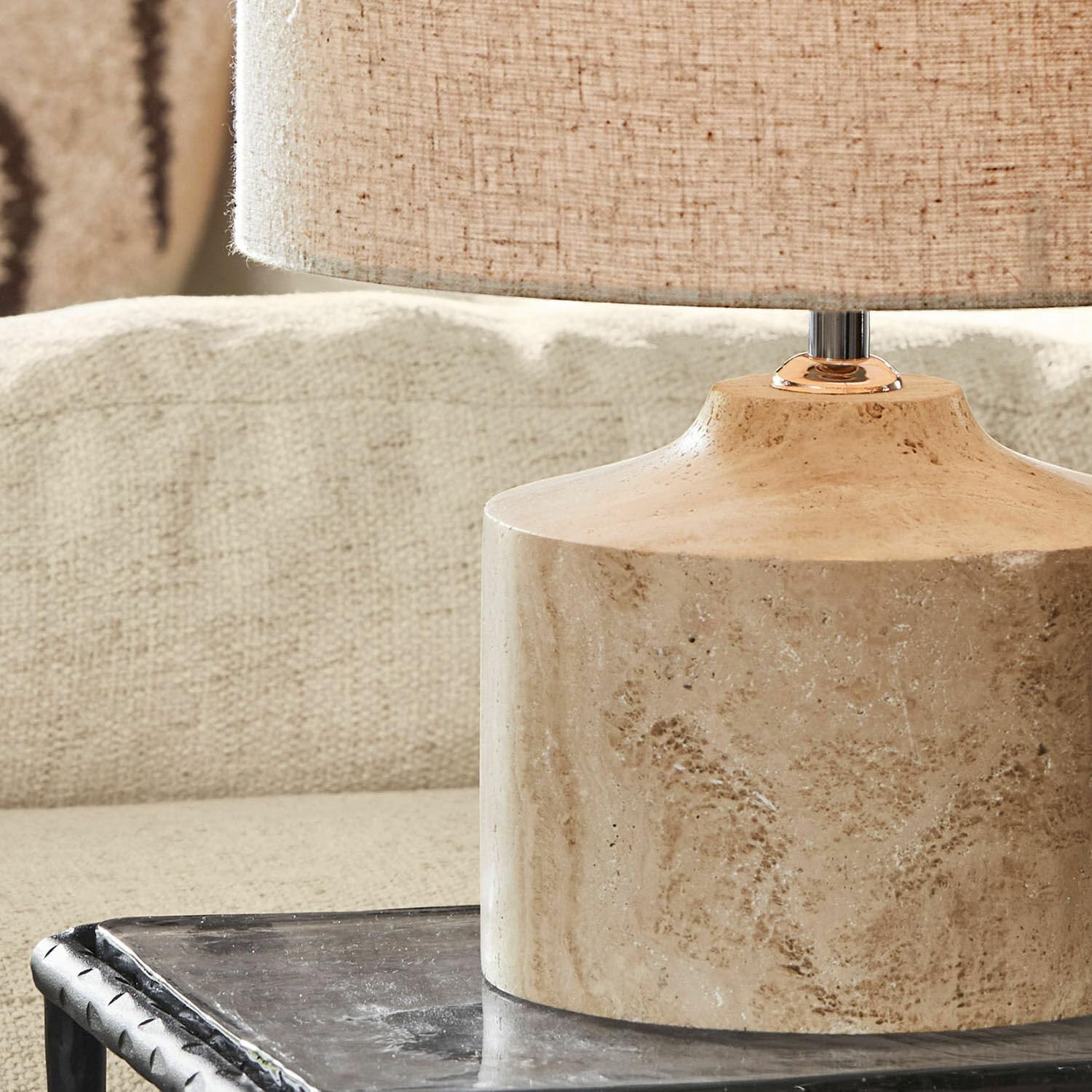 Loberon Tischlampe Caleneuve - beige | Natürlicher Charme - Schlichtes Design - Tischleuchte - Wohnaccessoires - Travertin