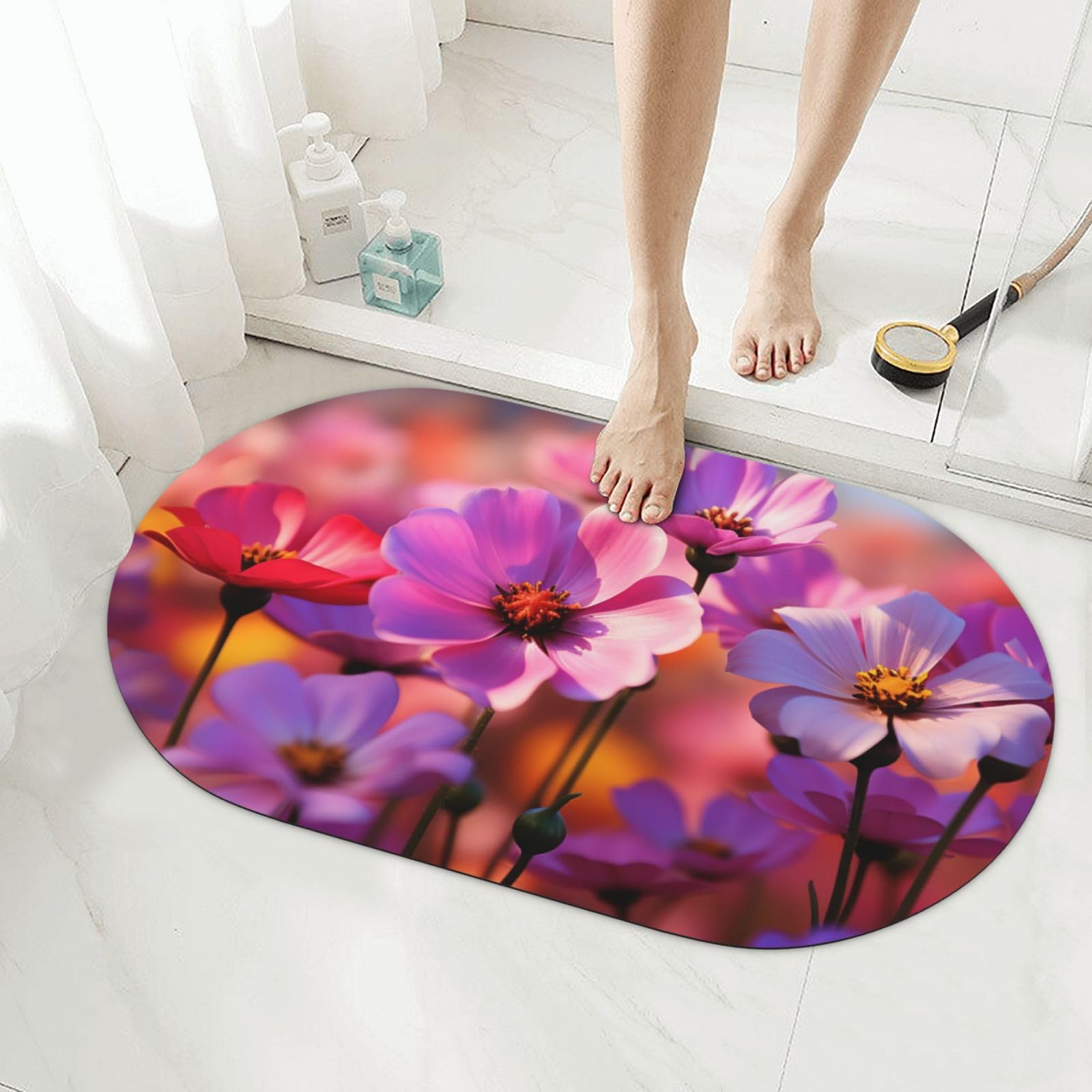 Tapis de bain en pierre rose aux fleurs d'été pour une salle de bain élégante et moderne