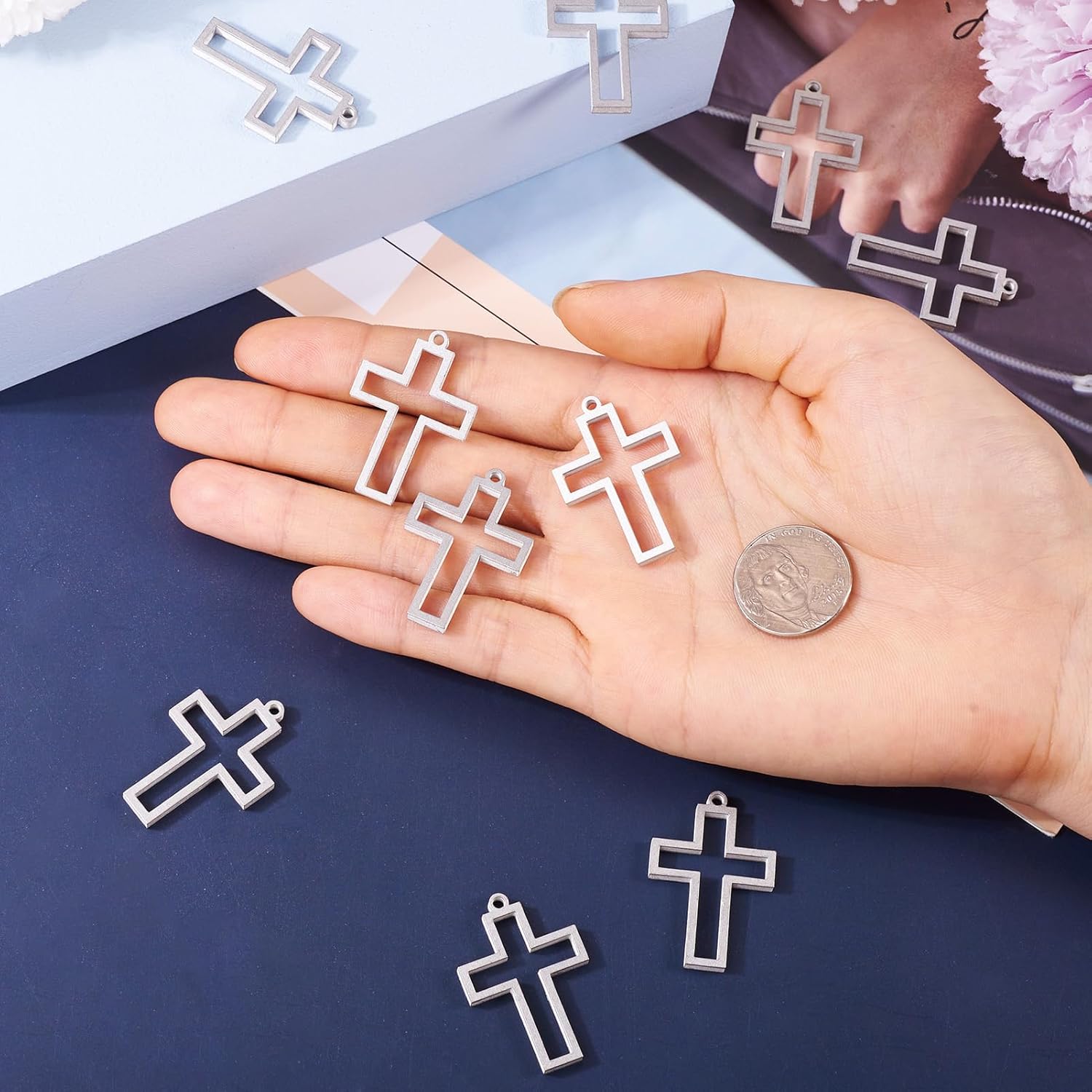 Pandahall 10Pcs Stainless Steel Cross Open Back Bezel Pendants 32.5x22x3mm Bezel Hollow Mold Pressed Flower Charms with Loop for DIY UV Resin Jewelry Making - Image 6