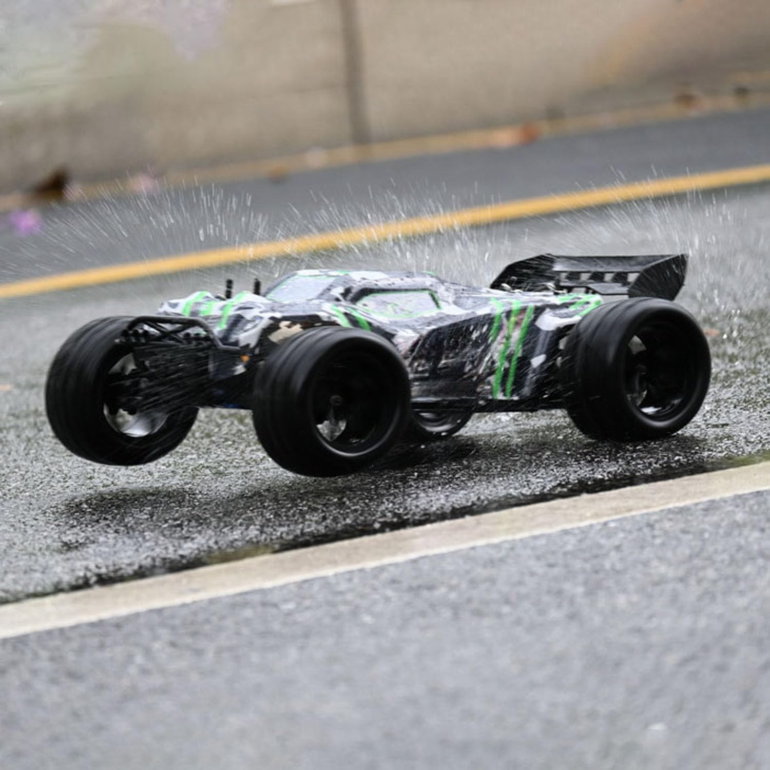RH818 1/8 Remote Control Electric Racing Buggy AWD RC Model Hydraulic Shock Absorber 3660 Brushless Motor Flysky Radio Hobby Grade Model for Adult(Camouflage)