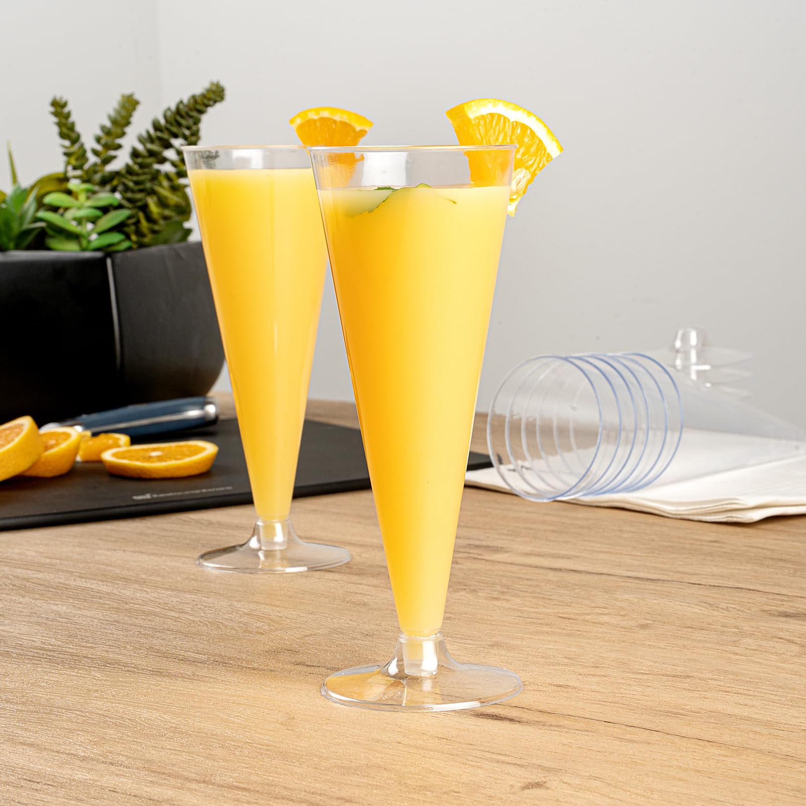 RW Base - Copas de tostado de 6.5 onzas, 20 copas de champán desechables, con una base de extracción, vasos de cóctel de plástico transparente, servir vino espumoso, para fiestas Restaurantware