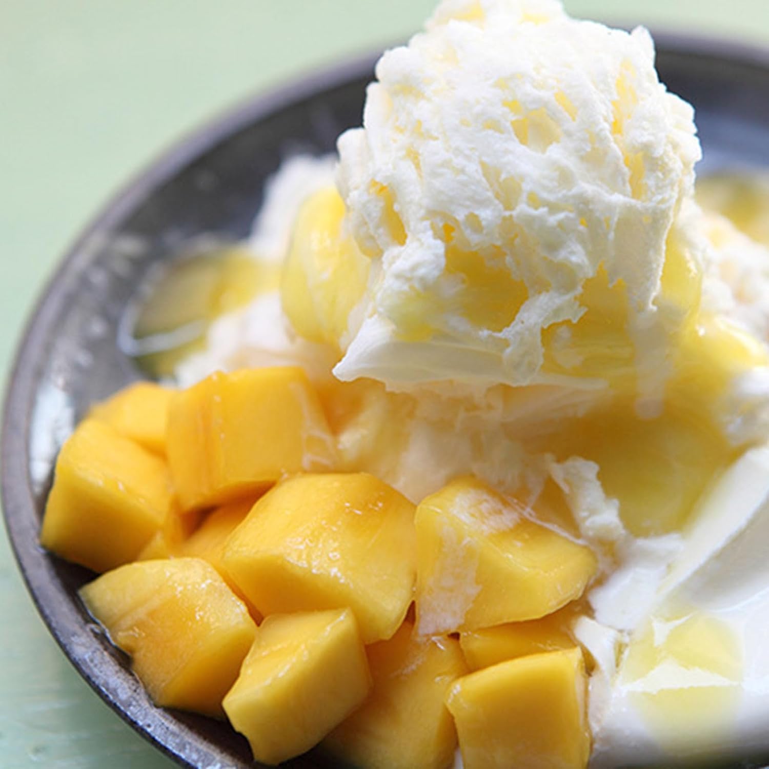 ミニチュアアイスグラインダーフードスムージーと手作りの飲み物のために安全なステンレス鋼を備えた粉砕機ABSクラッシャーキッチンツール 手動 スムージーメーカー  氷 ハンドブレンダー ミキサー 小型 アイスブレンダー 透明 持ち運び ミキサー スムージー 蓋付き ... ミニチュアアイスグラインダーフードスムージーと手作りの飲み物のために安全なステンレス鋼を備えた粉砕機ABSクラッシャーキッチンツール