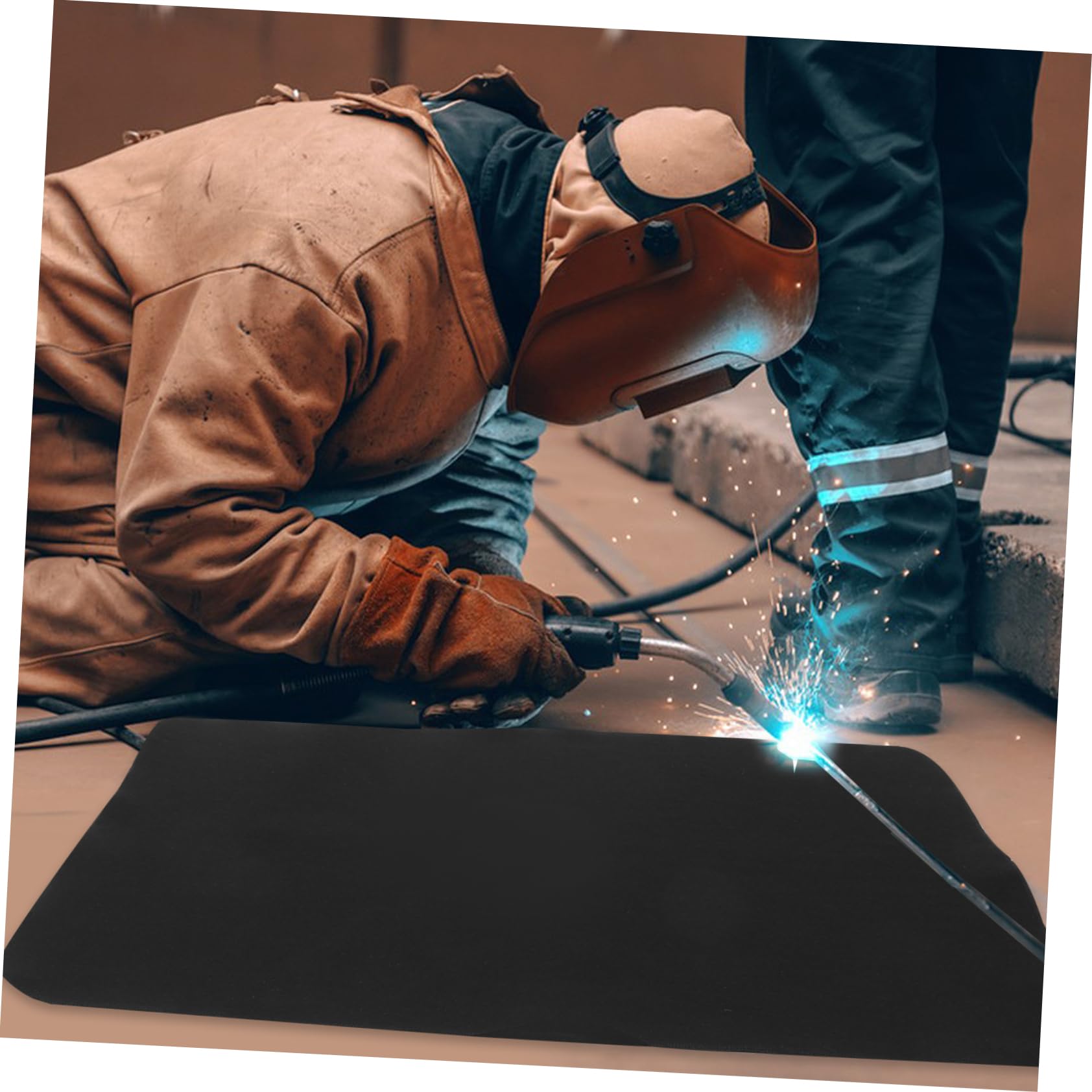 BUTIFULSIC Fire Mat Fire Proof Mat Welding Blanket Campfire Blanket Camping Blanket Fireproof Welding Accessory Fireproof Mat for Welding Fireproof Blanket for Welding Black Polyester Fiber