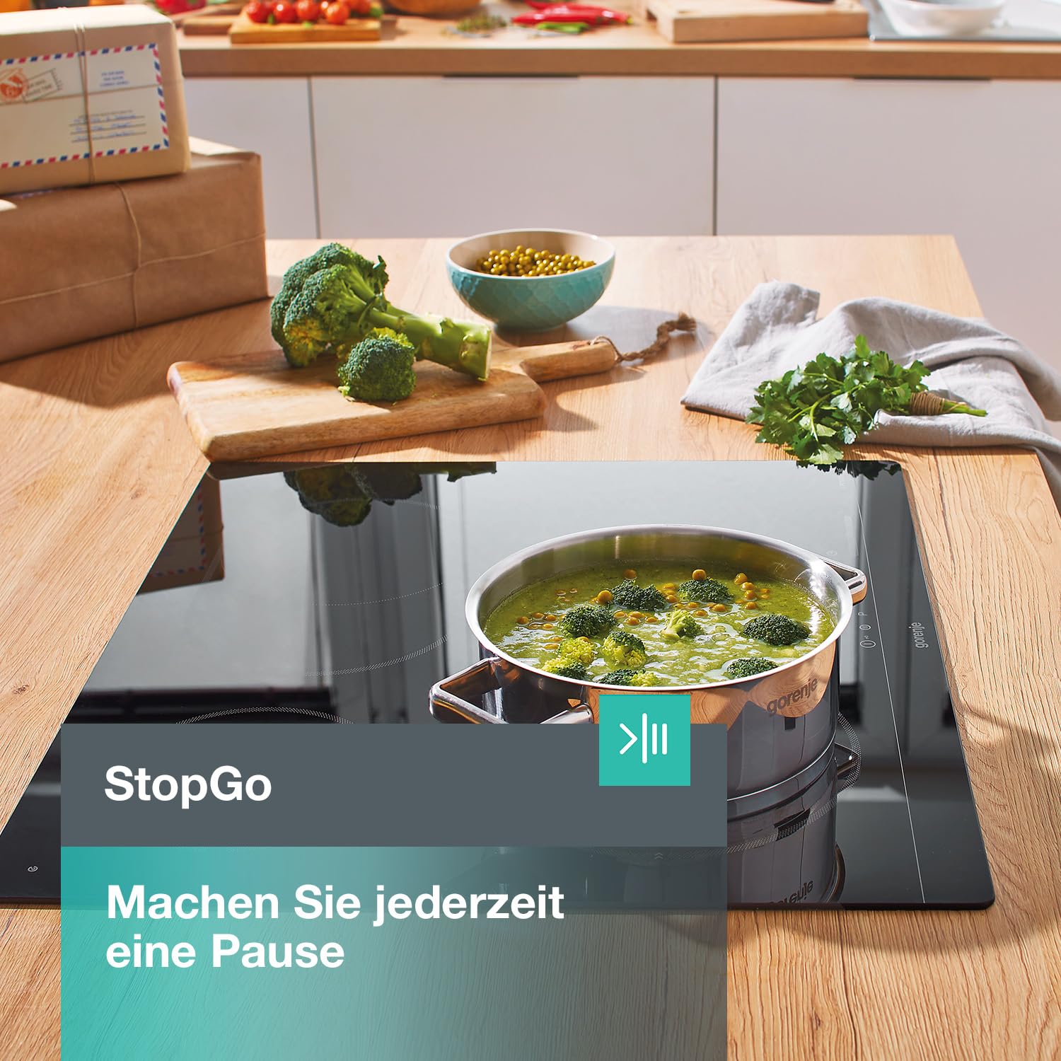 Gorenje Einbaubackofen-Set Jump Set Aqua/C mit Kochfeld ECT641BSC und Backofen BO6735E02BK 77L Pizzamode 300°C PerfectGrill EcoClean-Email Glaskeramik schwarz