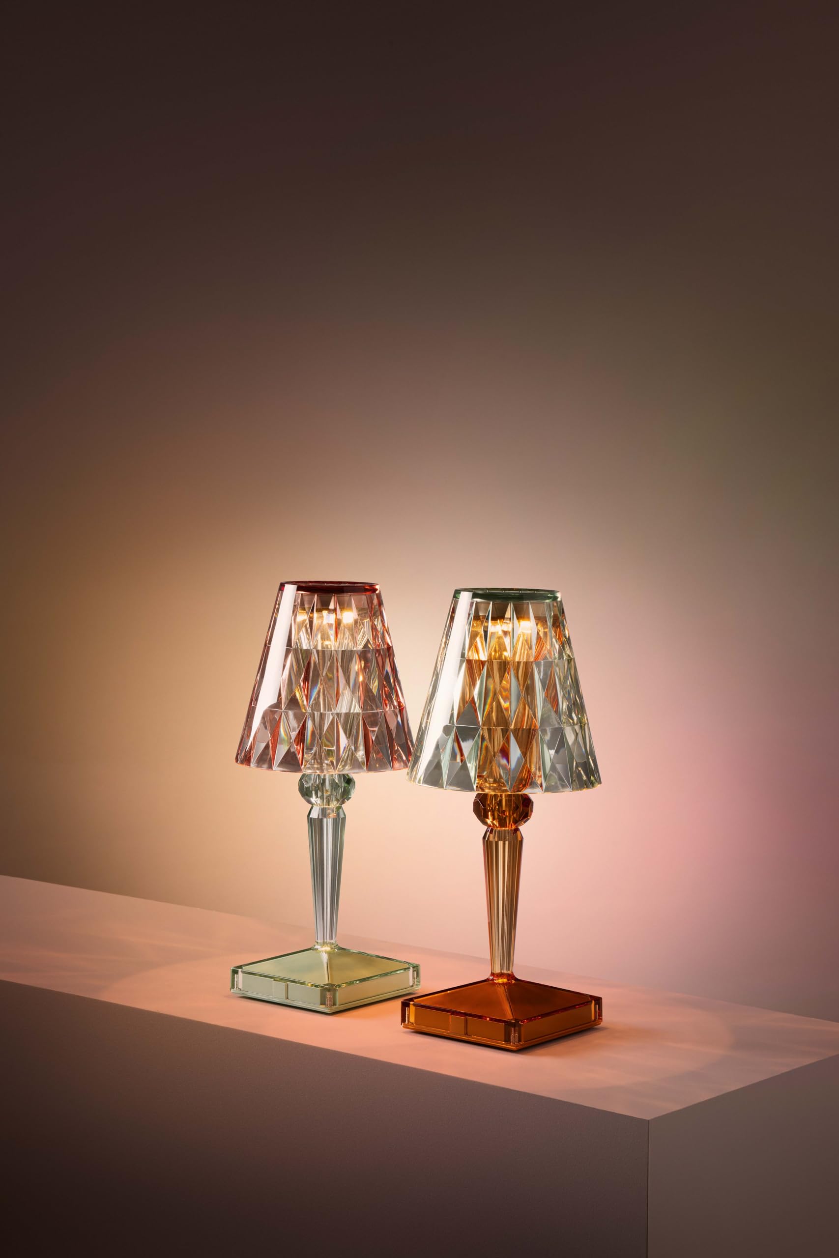 Kartell Battery, Lámpara de mesa con batería, H 30 cm, Menta/Naranja