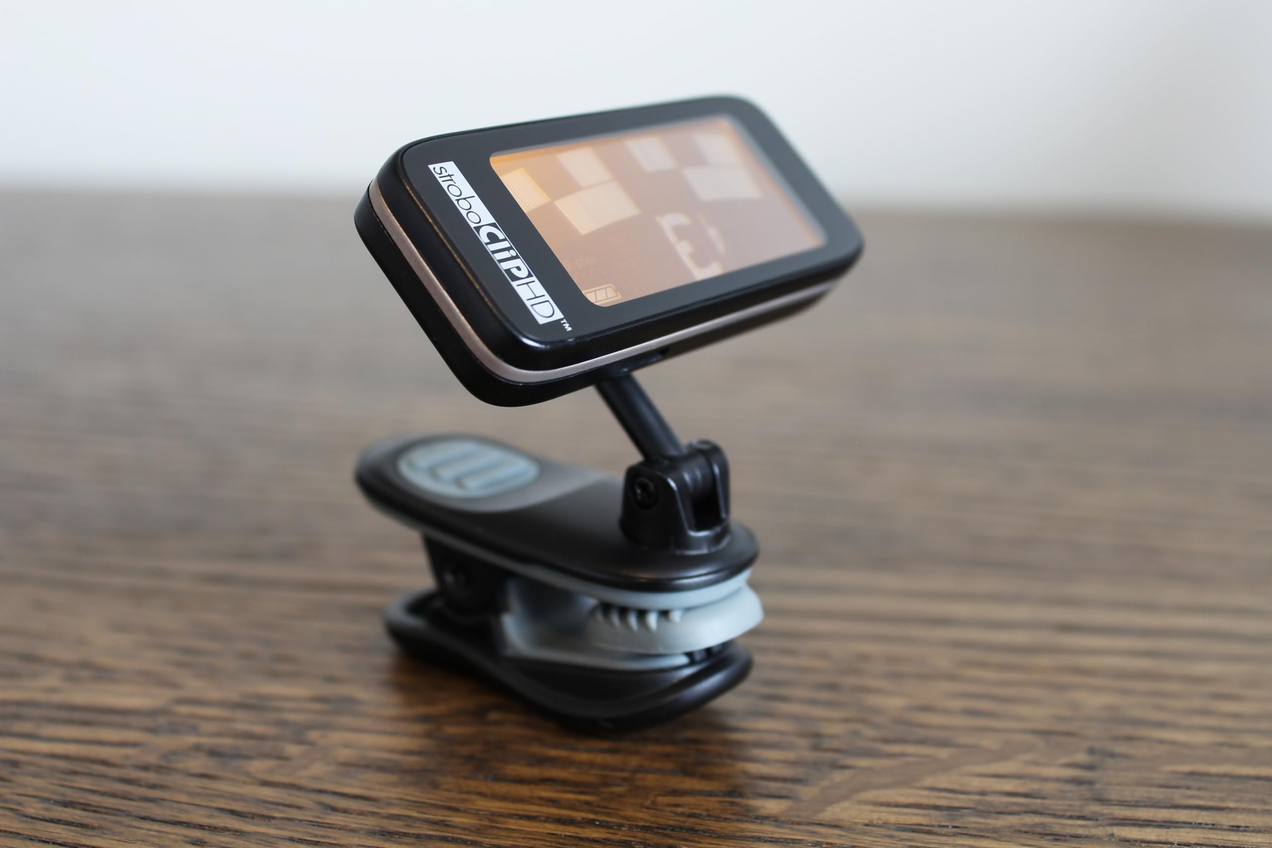 Peterson StroboClip HD Clip-On Guitar Tuner, ±0.1 Cent Accuracy for Acoustic, Electric, Bass, Violin, Ukulele Product Image 4
