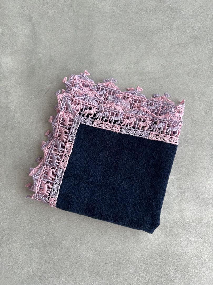 【新品】近沢レース　メリーゴーランド 近沢レース タオルハンカチ タグ付新品未使用品 【メリーゴーランド