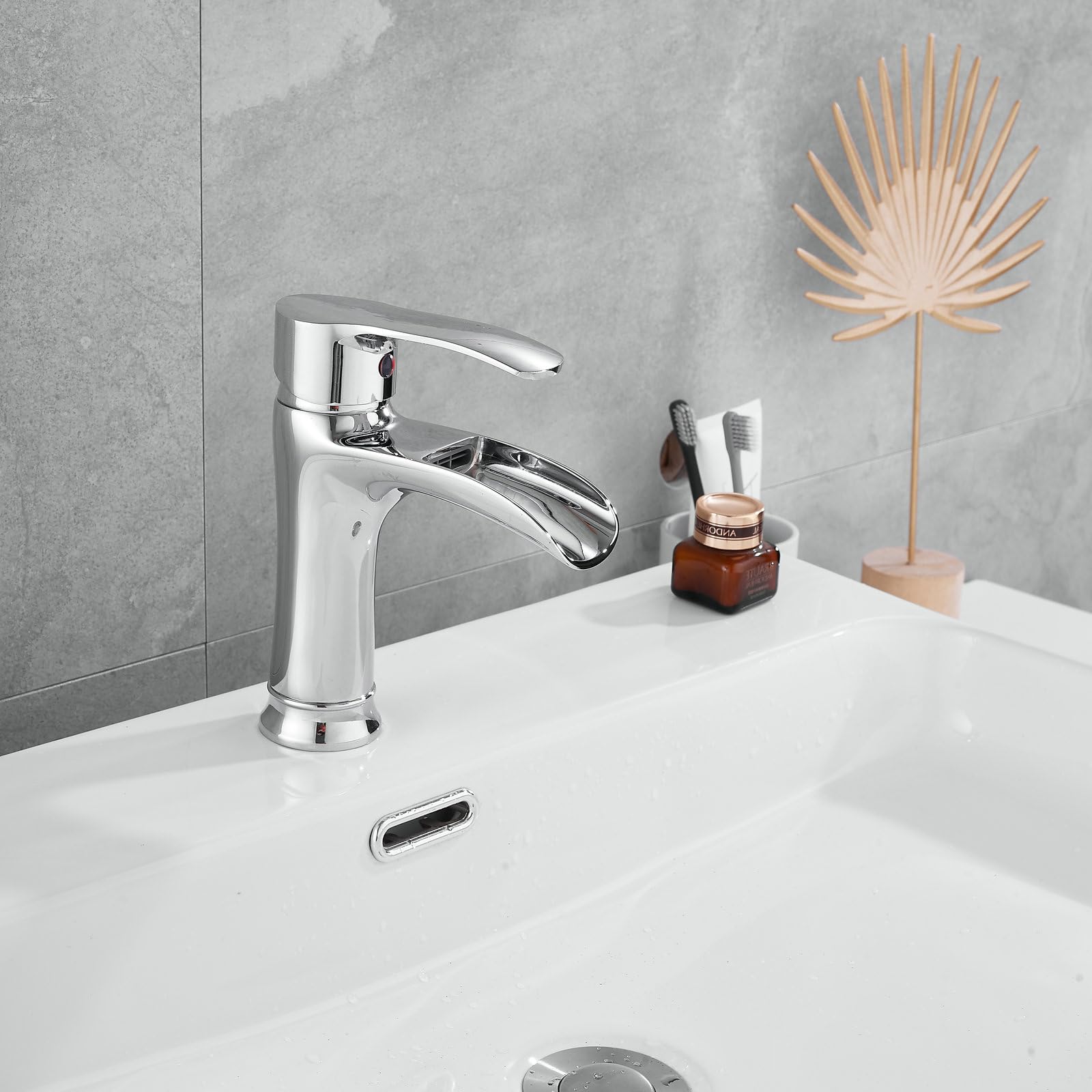 SHUNLI Robinet Salle de Bain Chromé, Mitigeur de Lavabo Cascade, Robinet Lavabo Design Elégant Robinetterie en Laiton (Chromé)