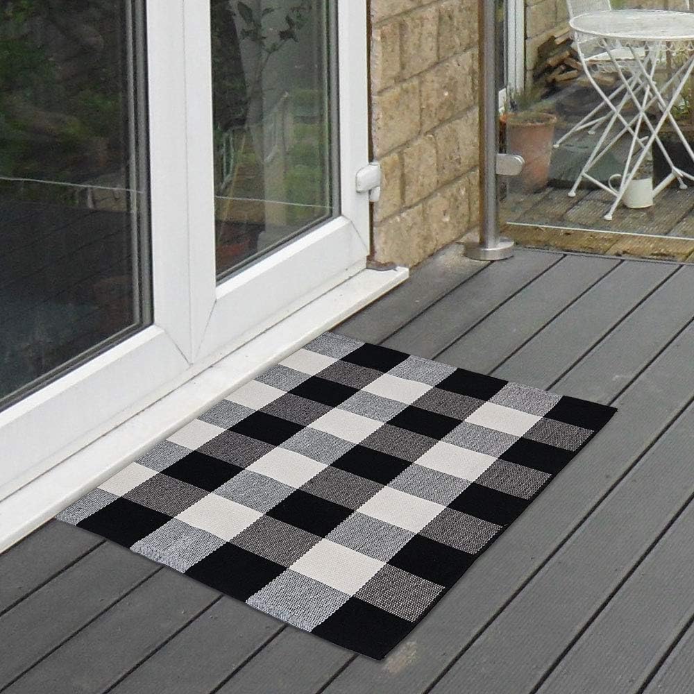 DOLOPL Door Mats Buffalo Check Door Mat Outdoor Mats Black and Off White Plaid Rug 2'x3' Durable Easy to Clean Layered Porch Rugs for Front Door Indoor Kitchen Laundry Dining Bathroom