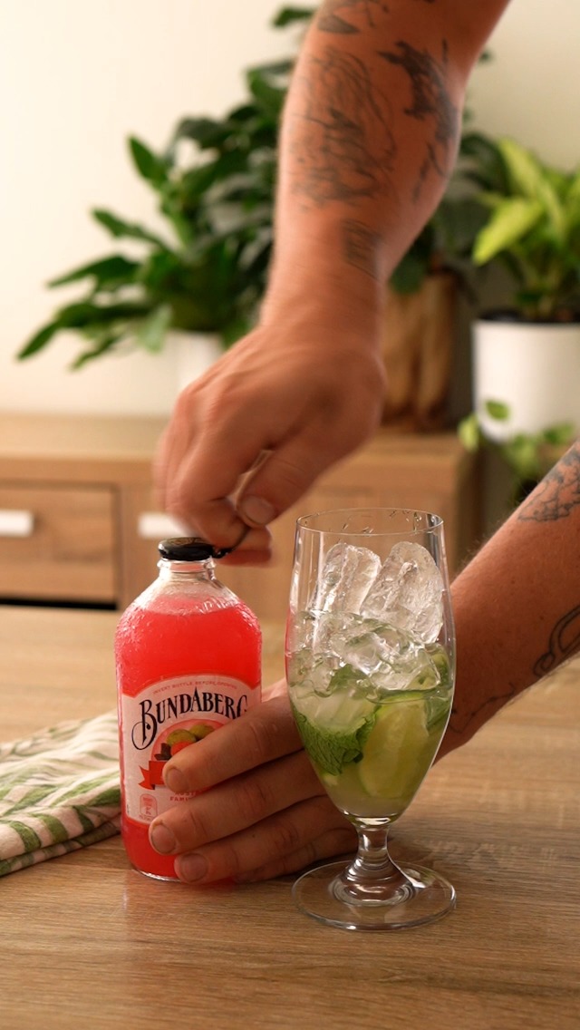 Amazon.com: Bundaberg Sparkling Fruit Drink, Guava, 12.7 fl oz, 4