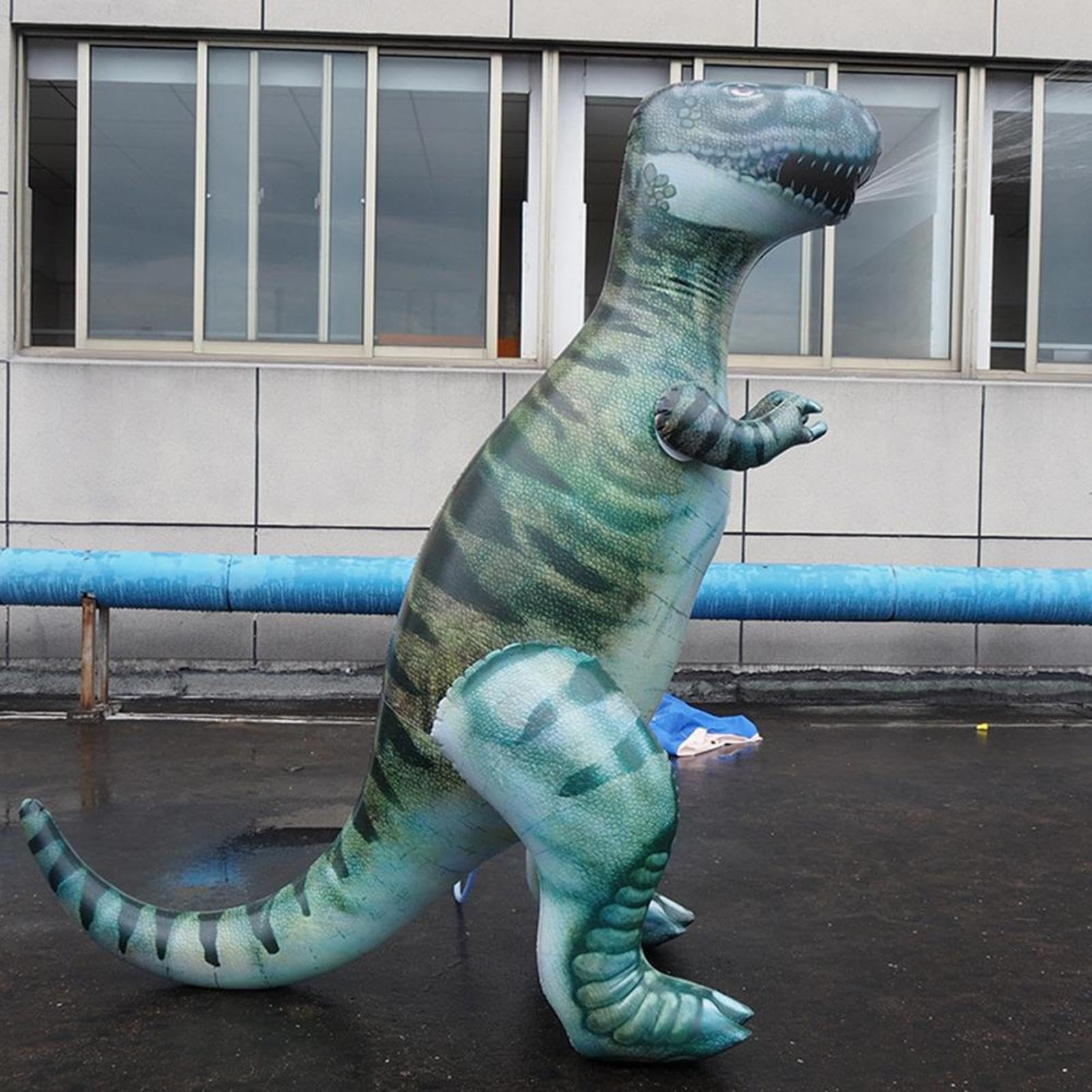 Giocattolo gonfiabile per giochi d'acqua all'aperto con spruzzatore di dino