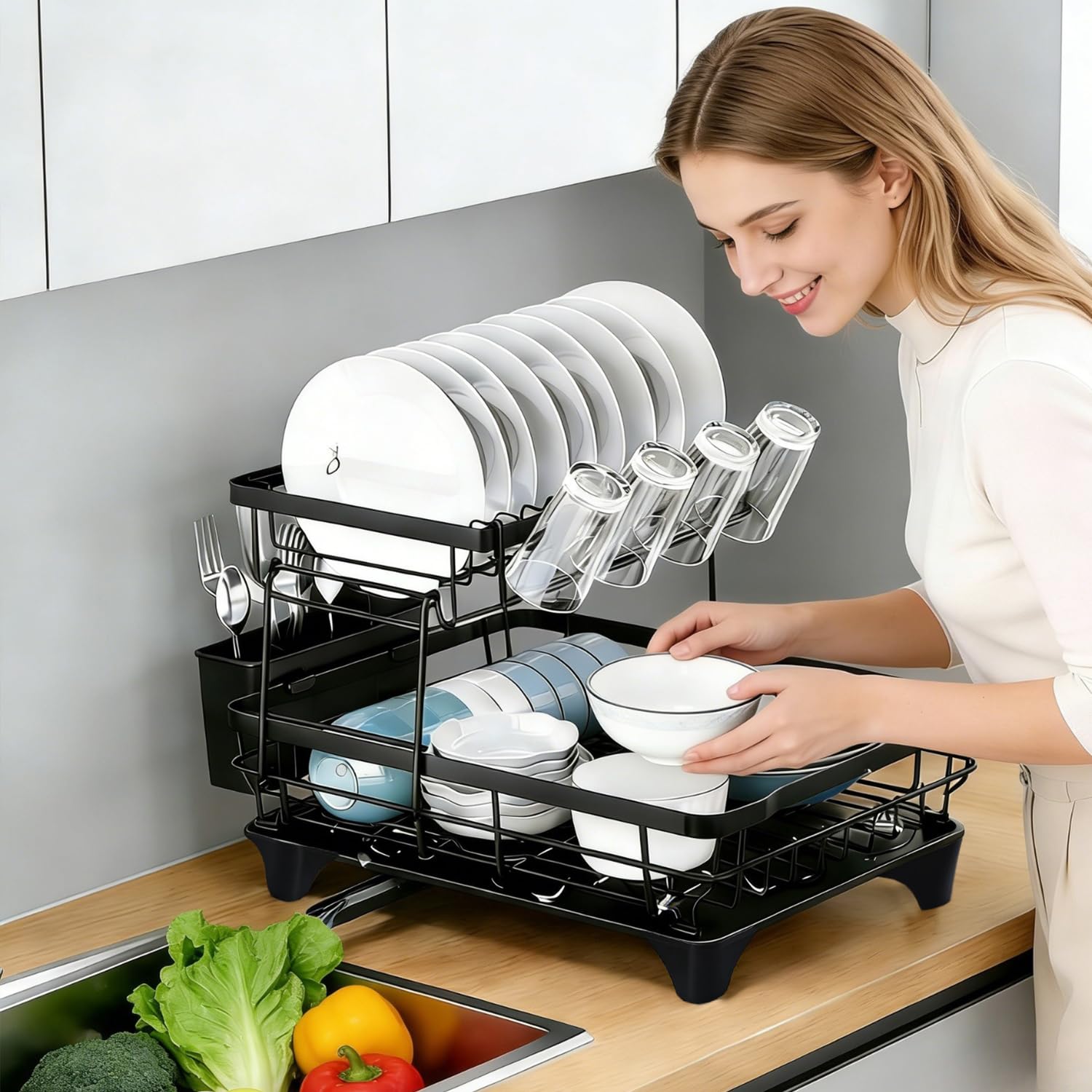 Escurridor de platos de 2 niveles con soporte para cubiertos, bandeja de goteo y salida de agua de 360°, ahorra espacio para platos y tazas de cocina (negro)