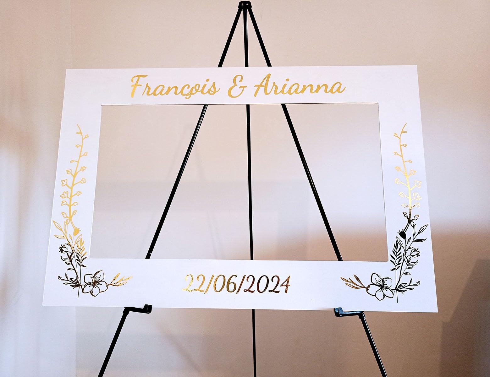 Nomart Photocall Bodas Marco Grande Personalizado, Incluye Accesorios Photocall Atrezzo, Photocall Marco Grande 60 x 90 cm Para 4 Personas y más