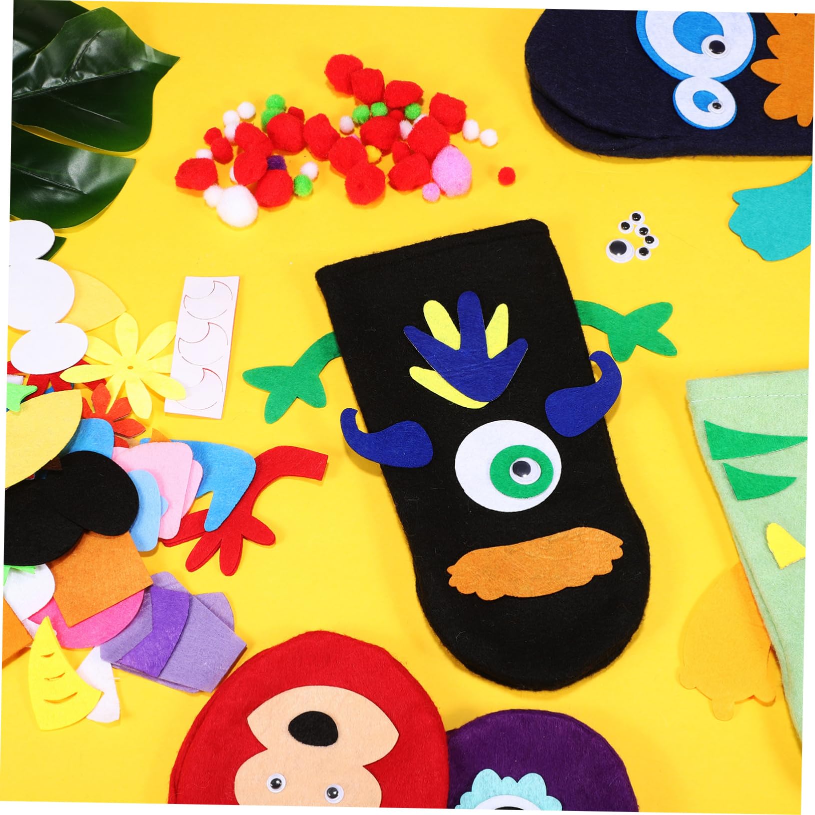 POPETPOP Kit la Creazione di Burattini a Mano in Feltro 24,5x14 Cm, Set Fai da Te per Ragazzo Ragazza Accessori Colorati e Materiali per Burattini Animali, Giocattolo Educativo