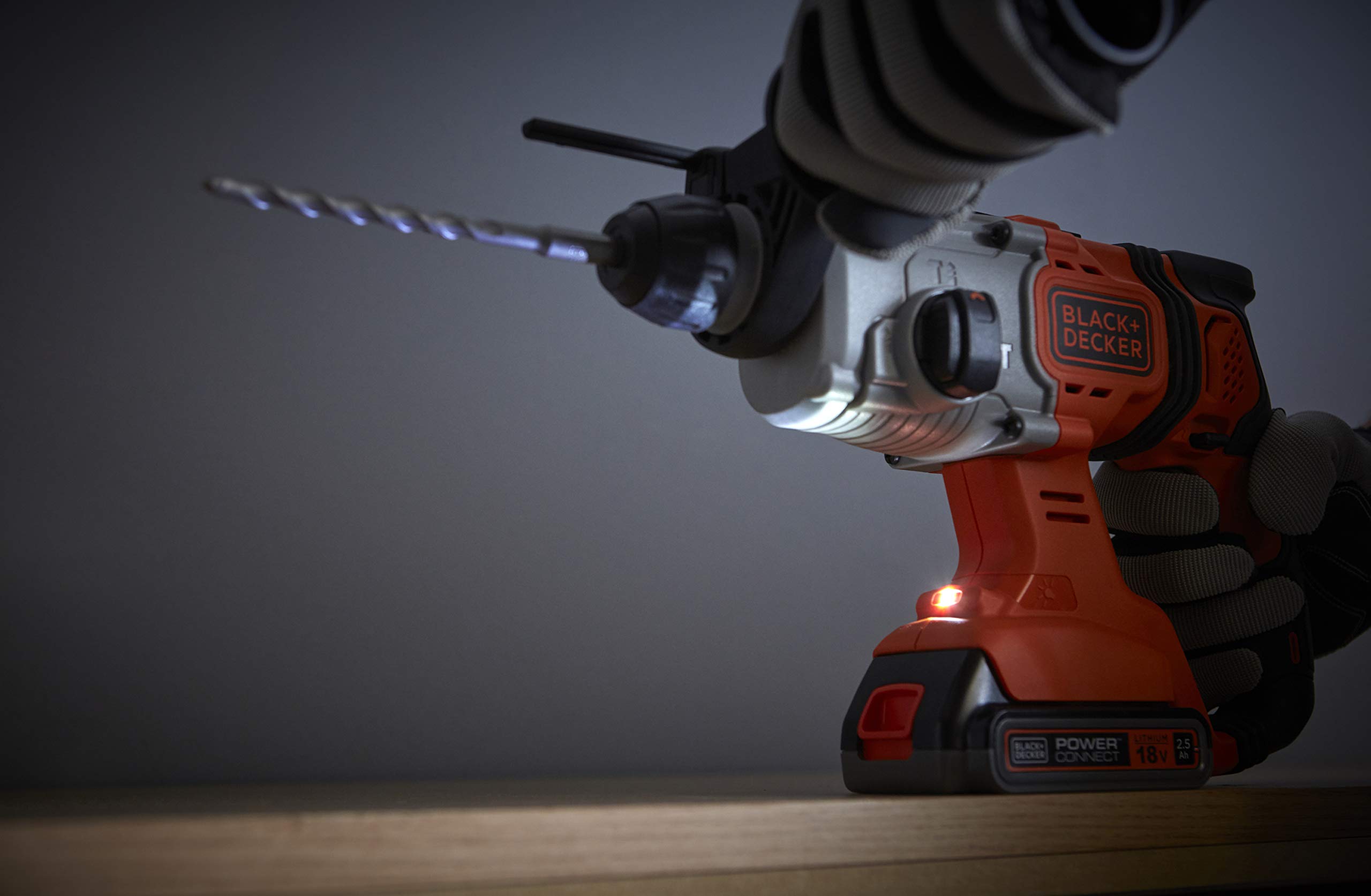 BLACK & DECKER Solidny Młotek sds-Plus 18v 3 modos 1,2j, velocidad 0-1.880 rpm, impactos 0-6.650 ipm. incluye 2 akumulators 2,5ah litio, ładowarka 1a, adapter do wiertło dla podróżujących 18v 13mm