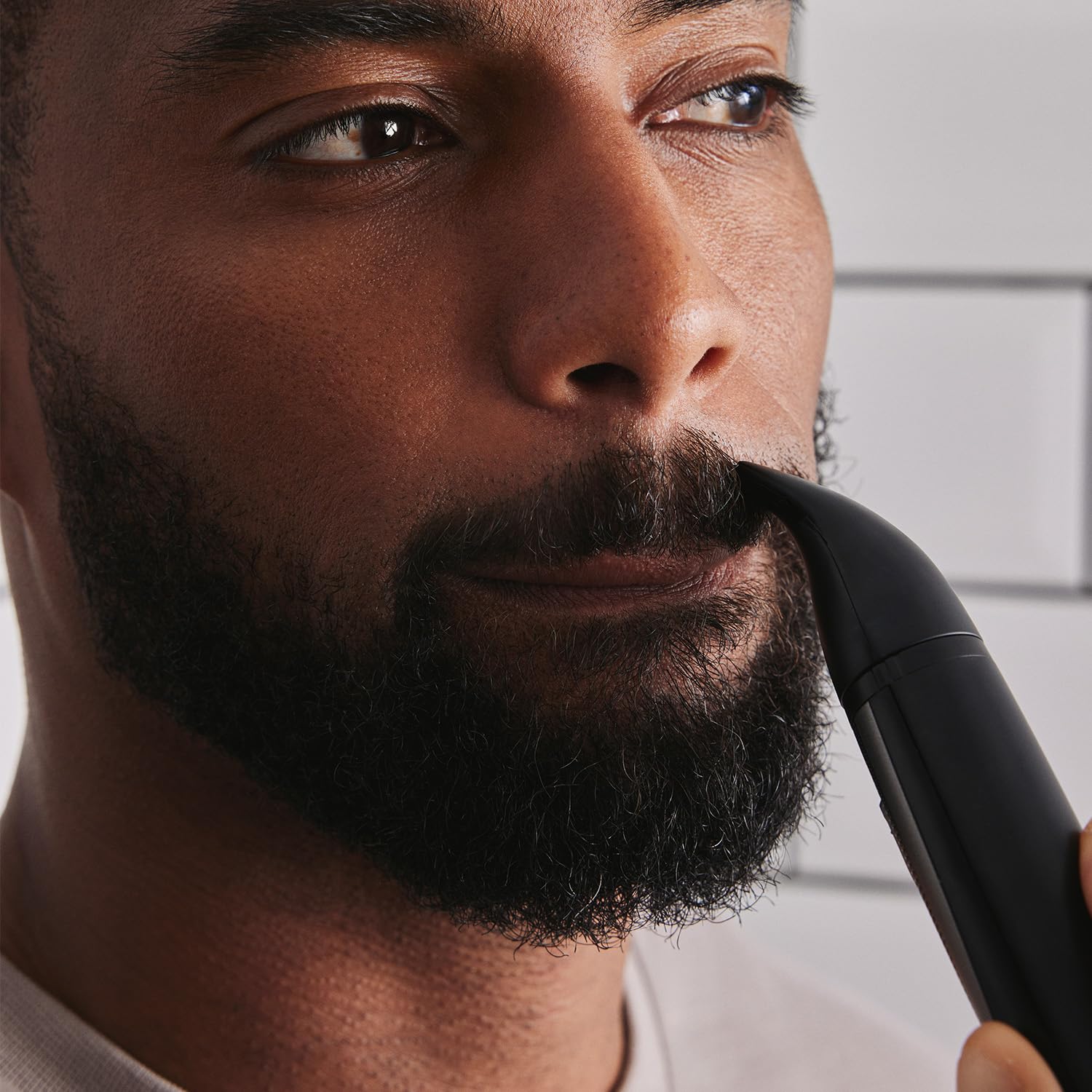 Remington The Works MB905 Kit de tondeuse à barbe avec lames en céramique avancées (kit de 6 pièces : tondeuse à barbe et tondeuse de précision avec peigne à chaumes, tondeuse nez et oreille,