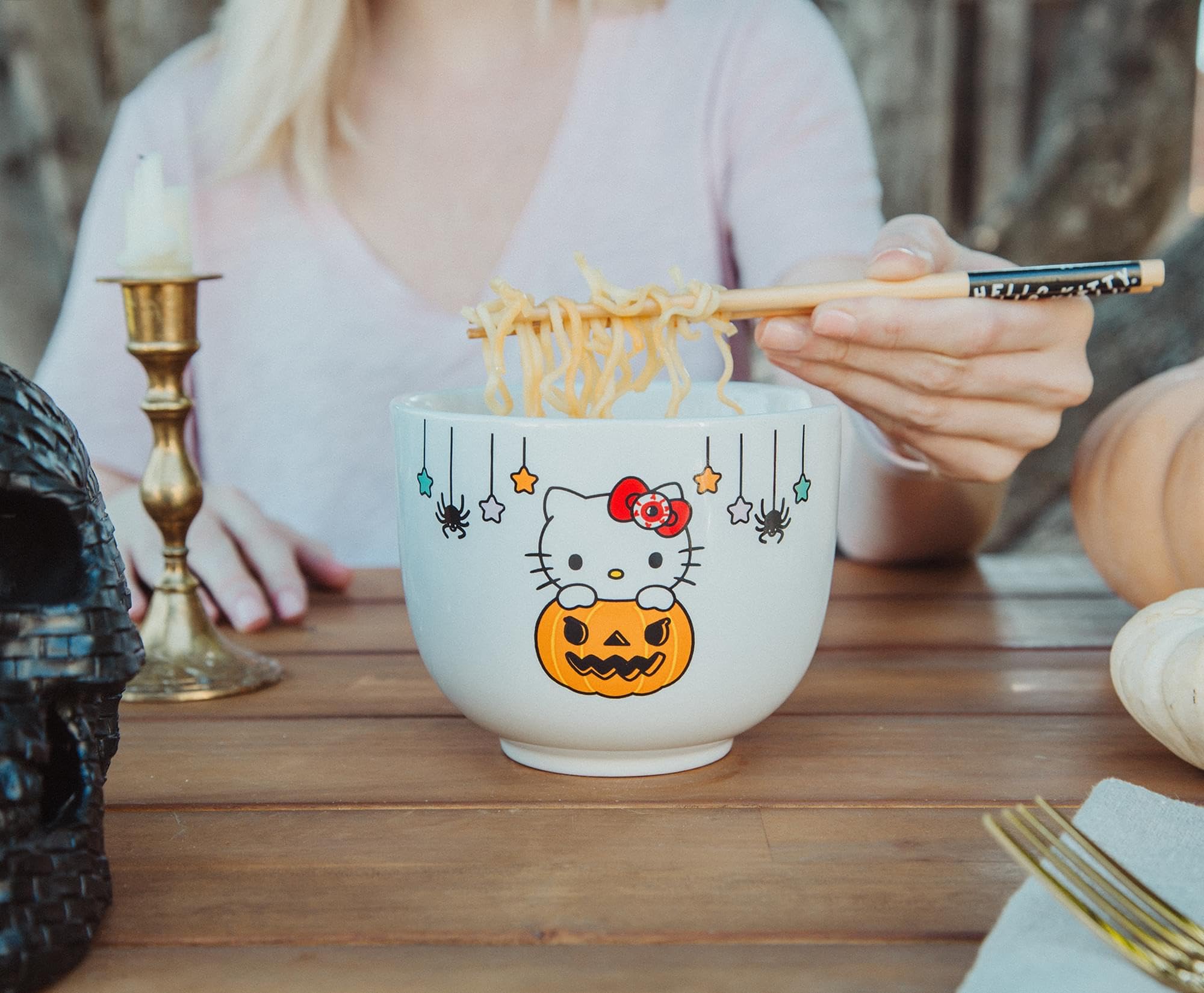 hello Sanrio Kitty Pumpkin Boo Service de table ramen en céramique | Comprend un bol à nouilles de 590 ml et des baguettes en bois